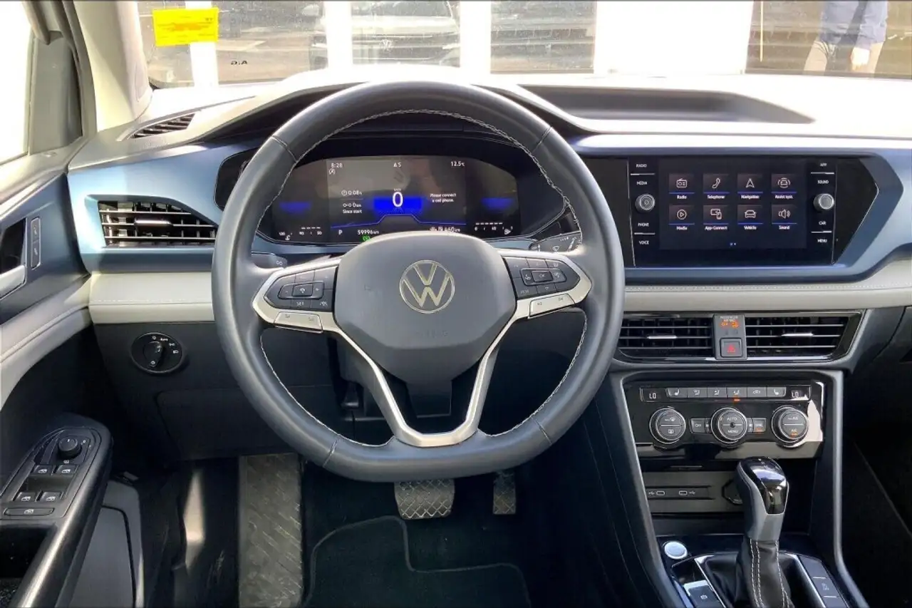 Volkswagen Taos photo Volkswagen Taos
