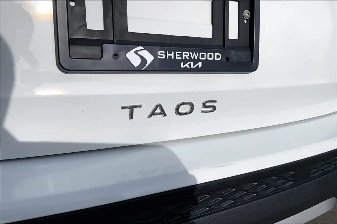 Volkswagen Taos photo Volkswagen Taos