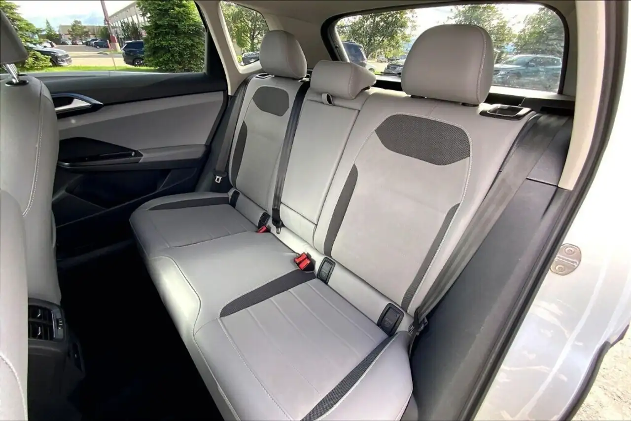 Volkswagen Taos photo Volkswagen Taos