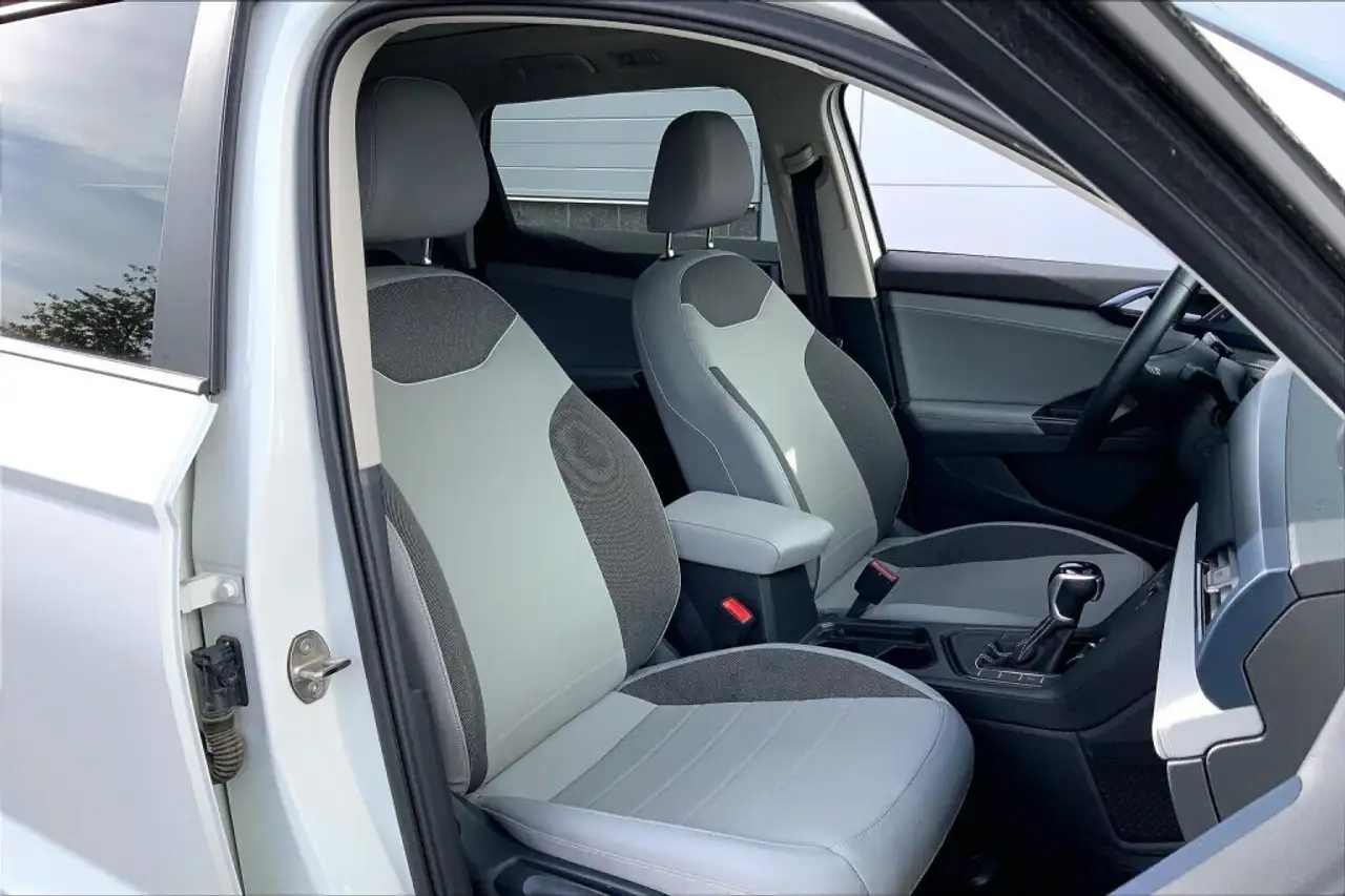 Volkswagen Taos photo Volkswagen Taos