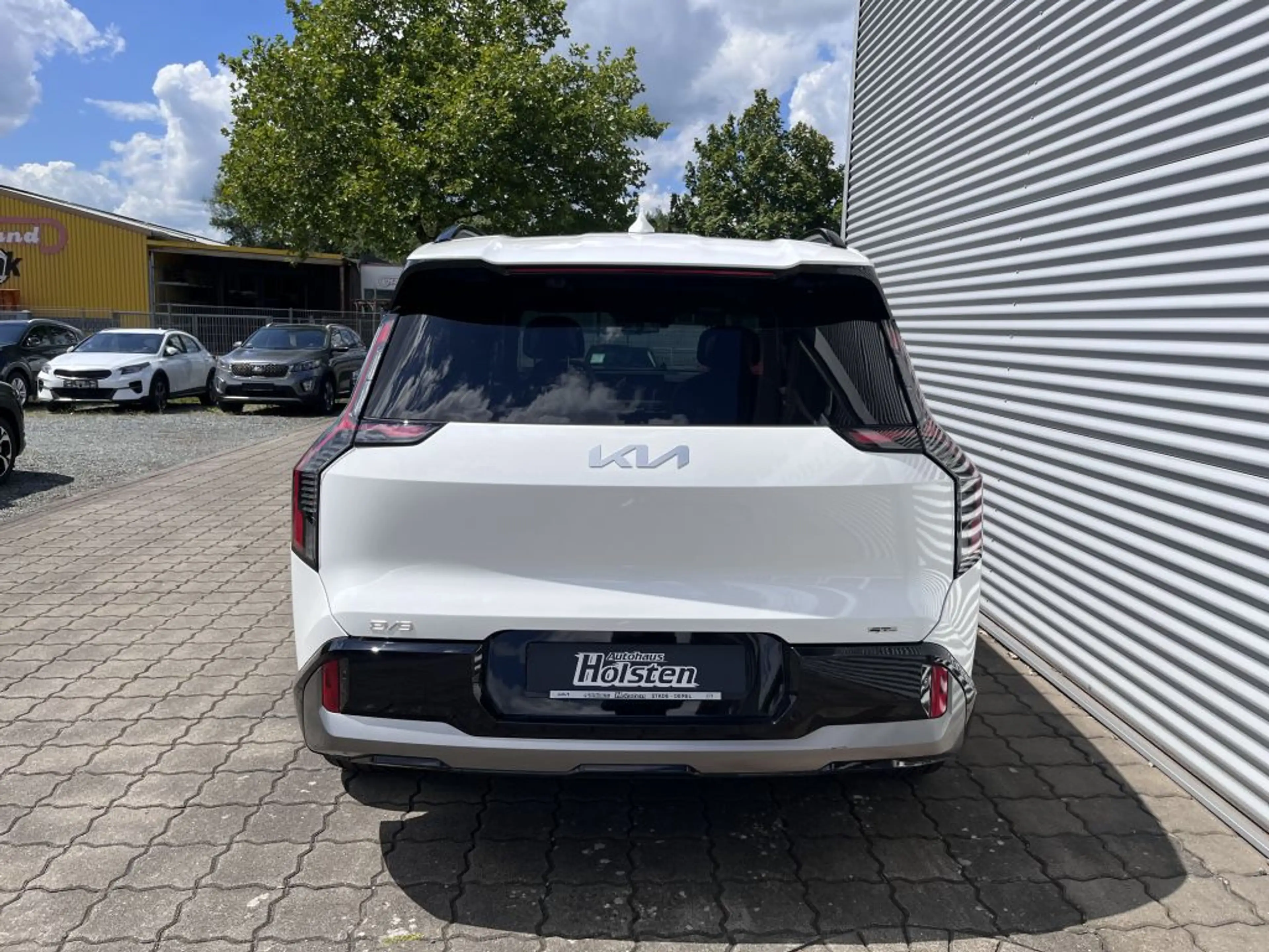 Kia EV9 99,8-kWh AWD GT-line Launch Edition — photo 6