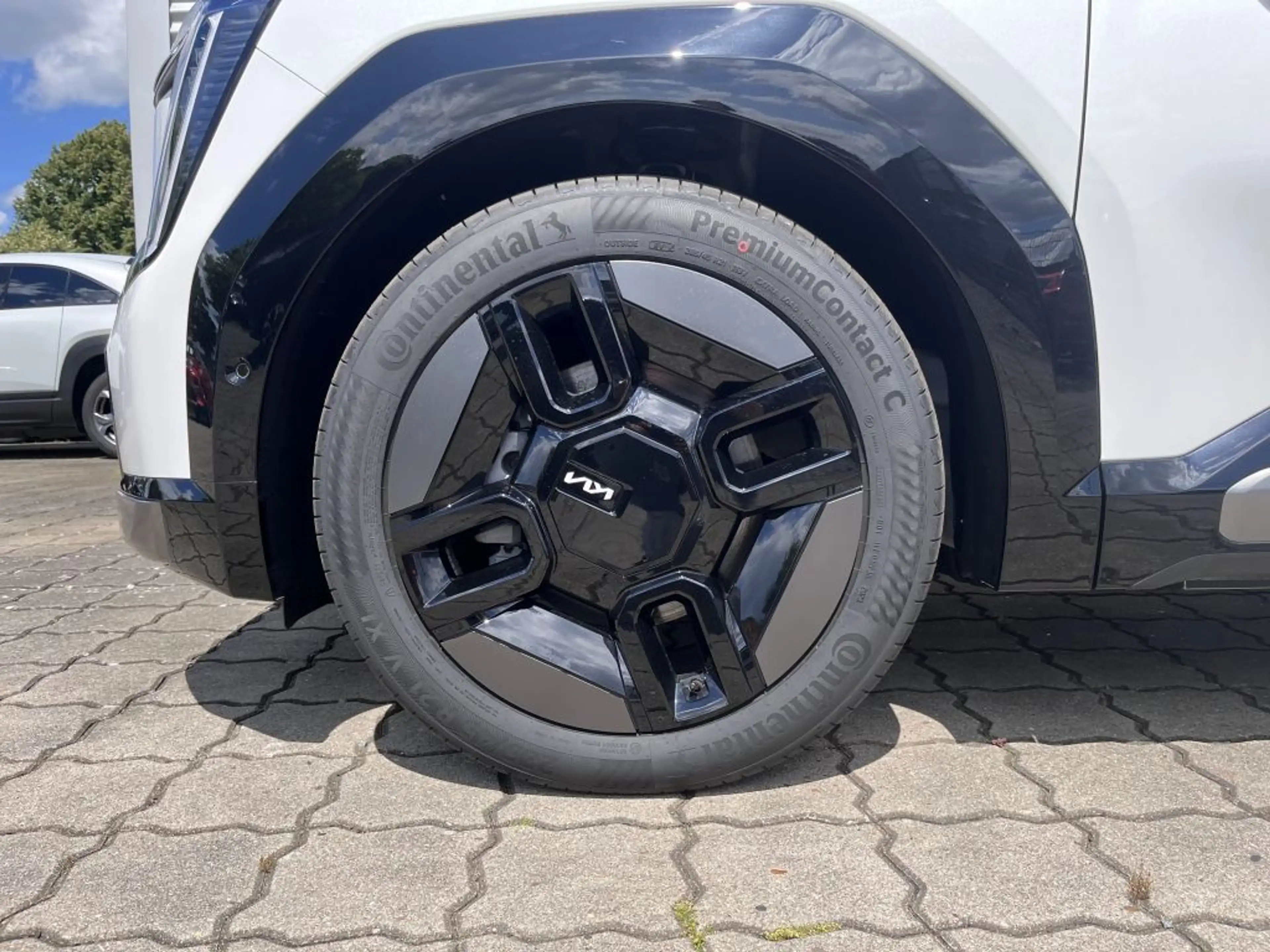 Kia EV9 99,8-kWh AWD GT-line Launch Edition — photo 7