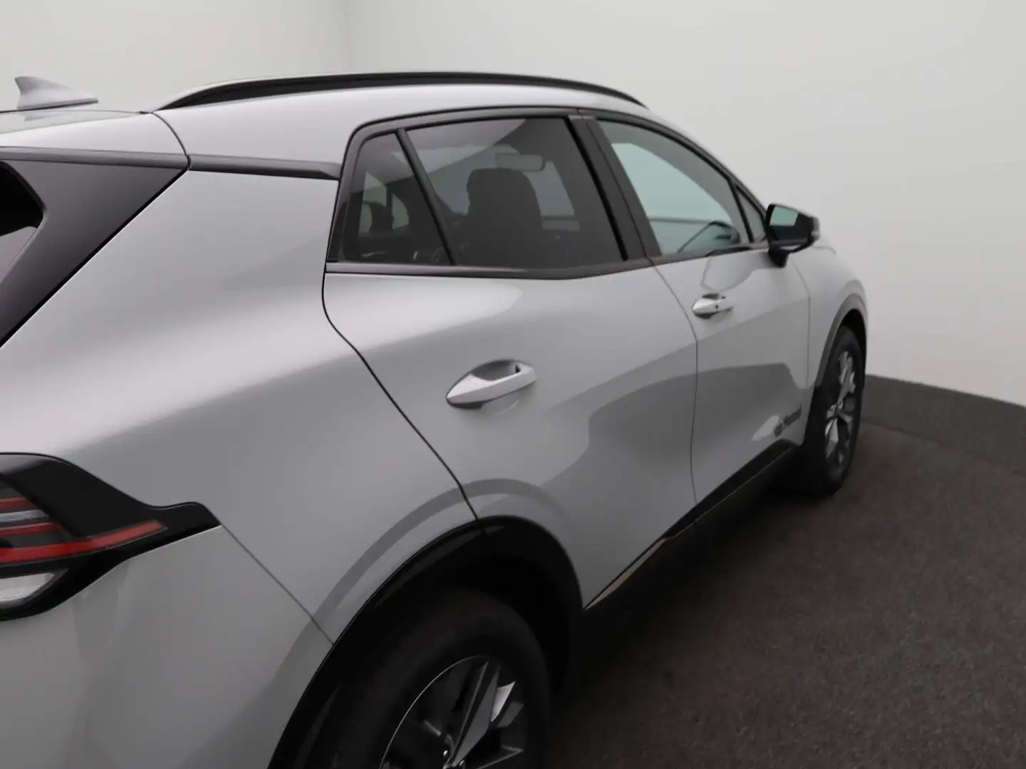 Kia Sportage 1.6 T-GDi Hybrid Dark Edition Leder | Navi | Camer Grau - 2