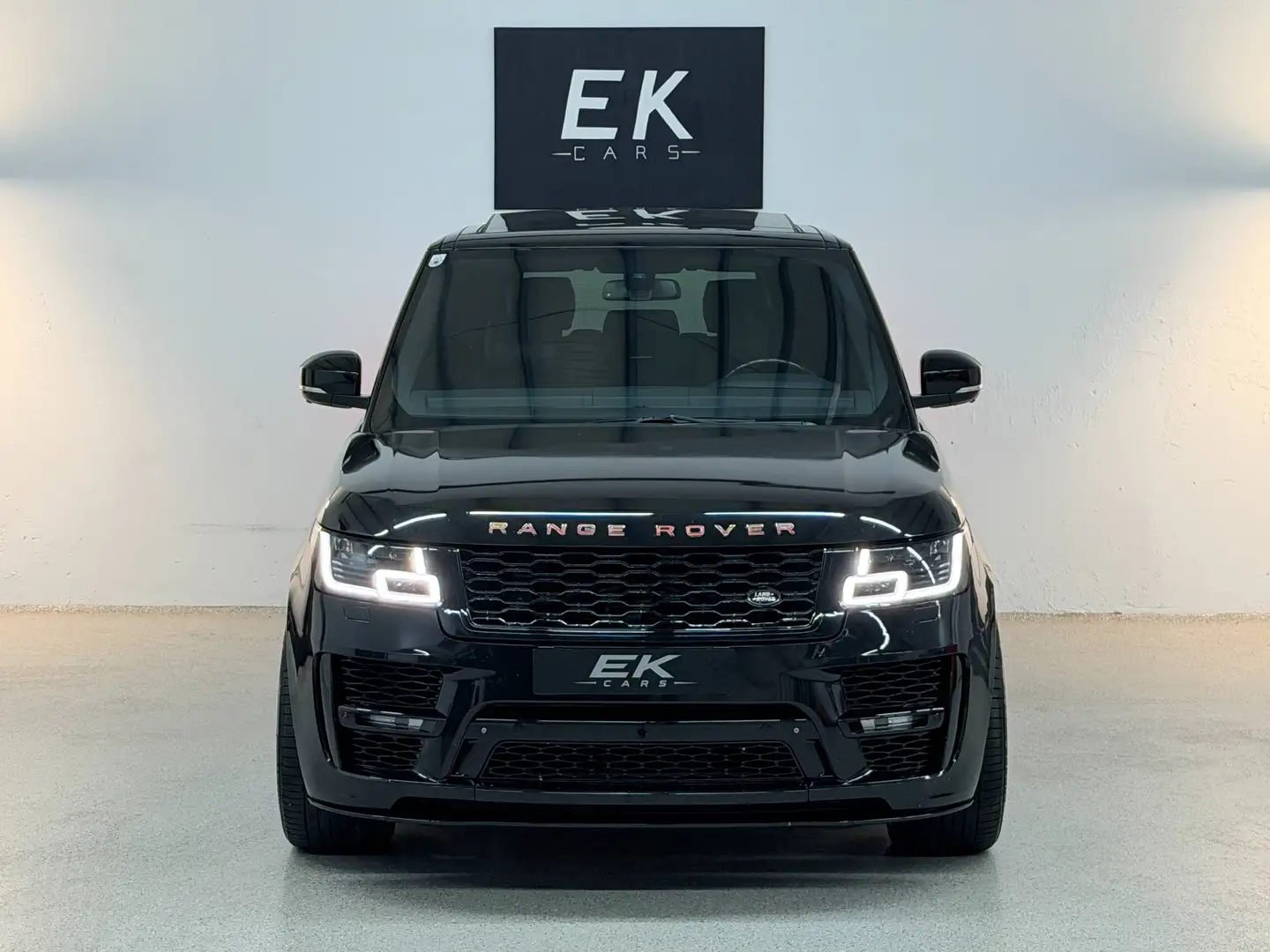 Land Rover Range Rover 5,0 SVR V8 Autobiography *LUFT* *MERIDIAN* *PANO* Schwarz - 2