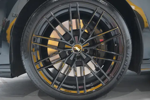 Audi A8 view 17
