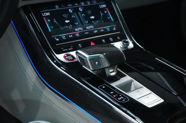 Audi A8 view 20
