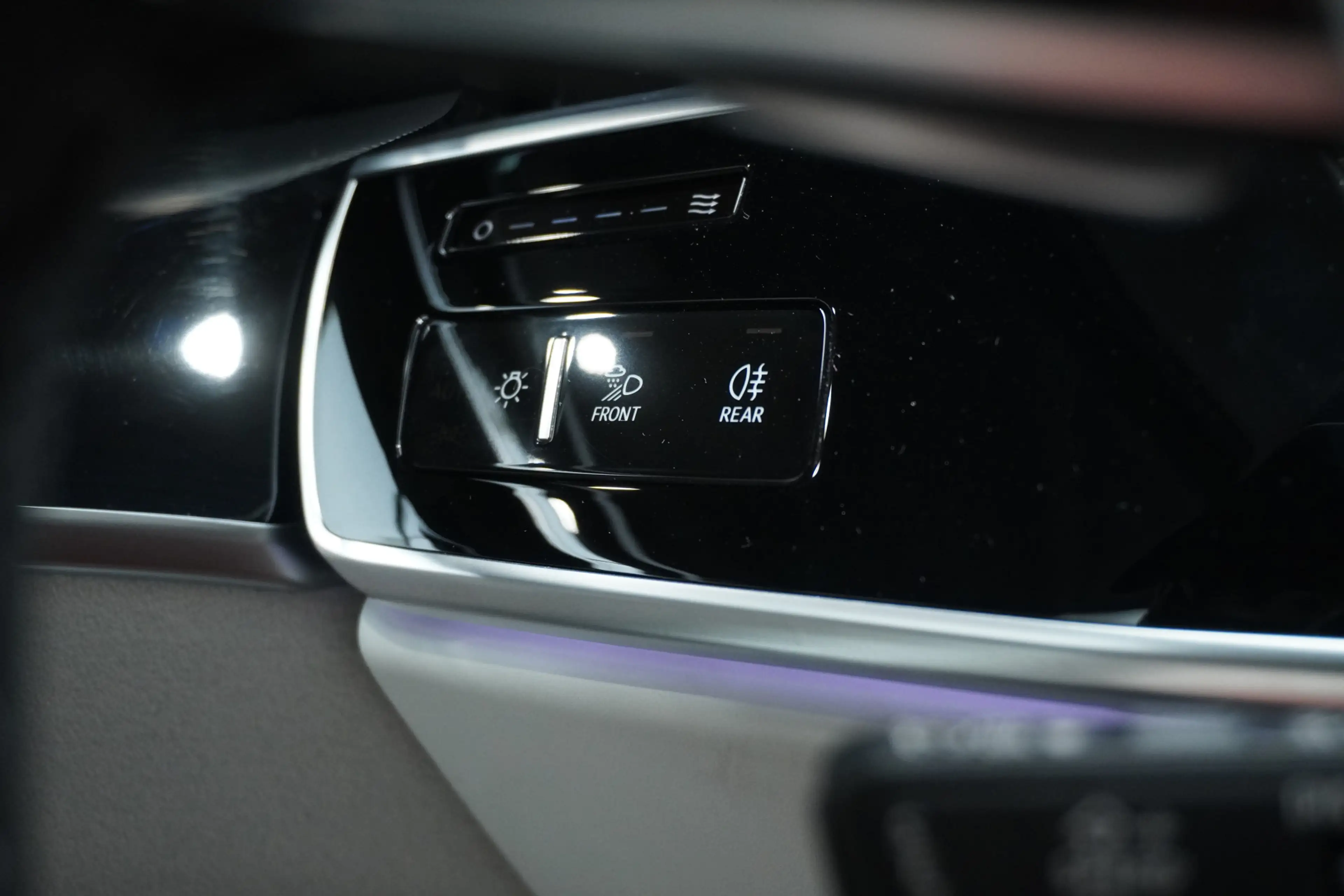 Audi A8 4.0 TFSI S8 Quattro / ABT / Audi-Exclusive / BTW a — photo 44