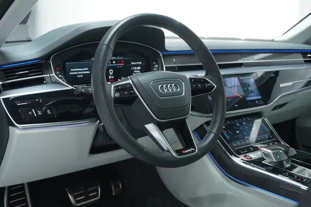 Audi A8 view 18