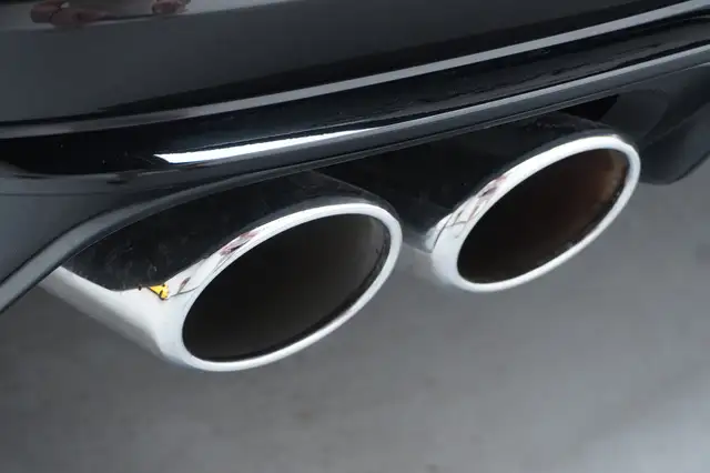 Audi A8 view 12