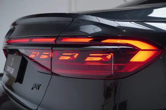Audi A8 view 14
