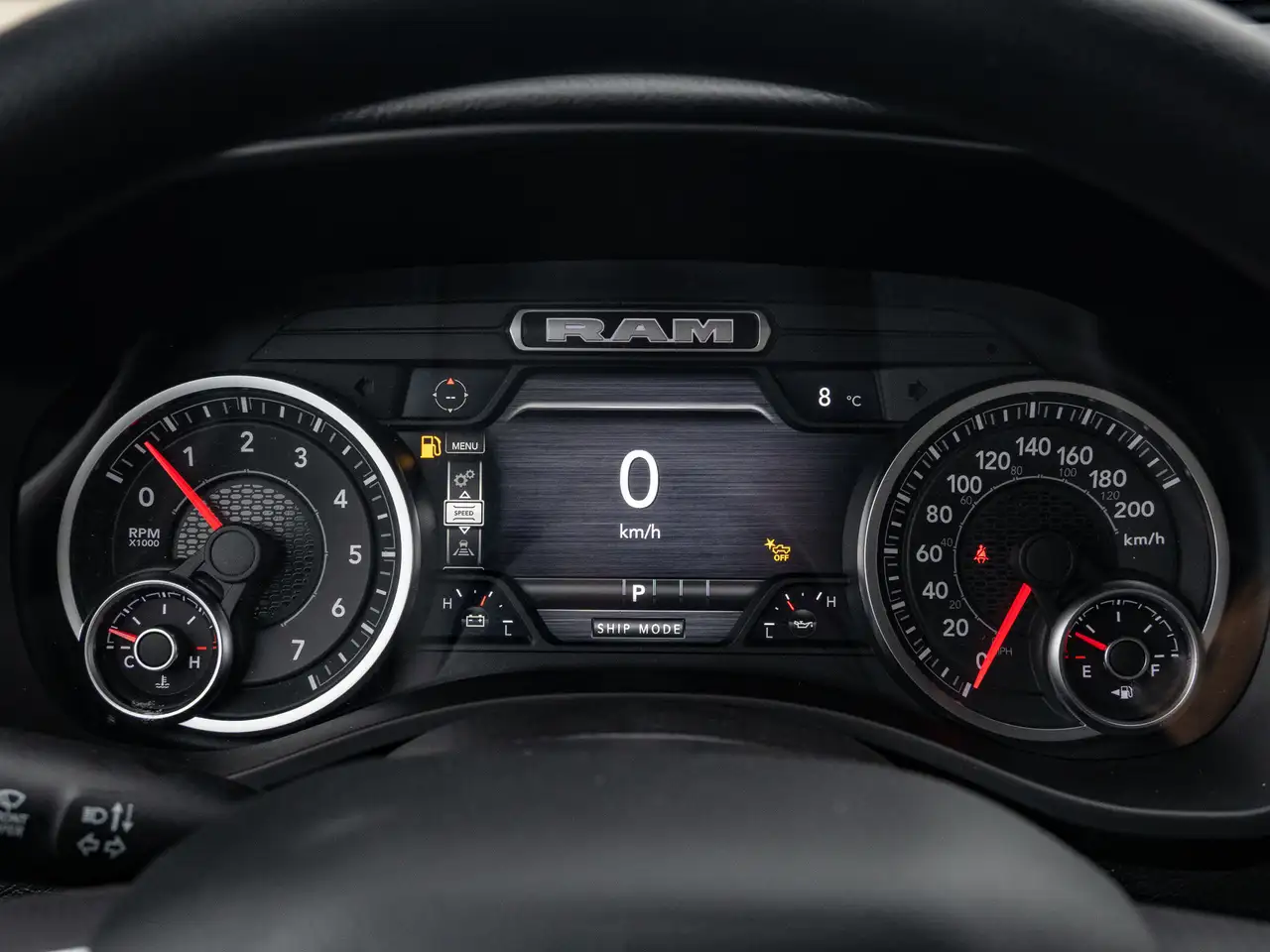RAM 1500 снимка RAM 1500