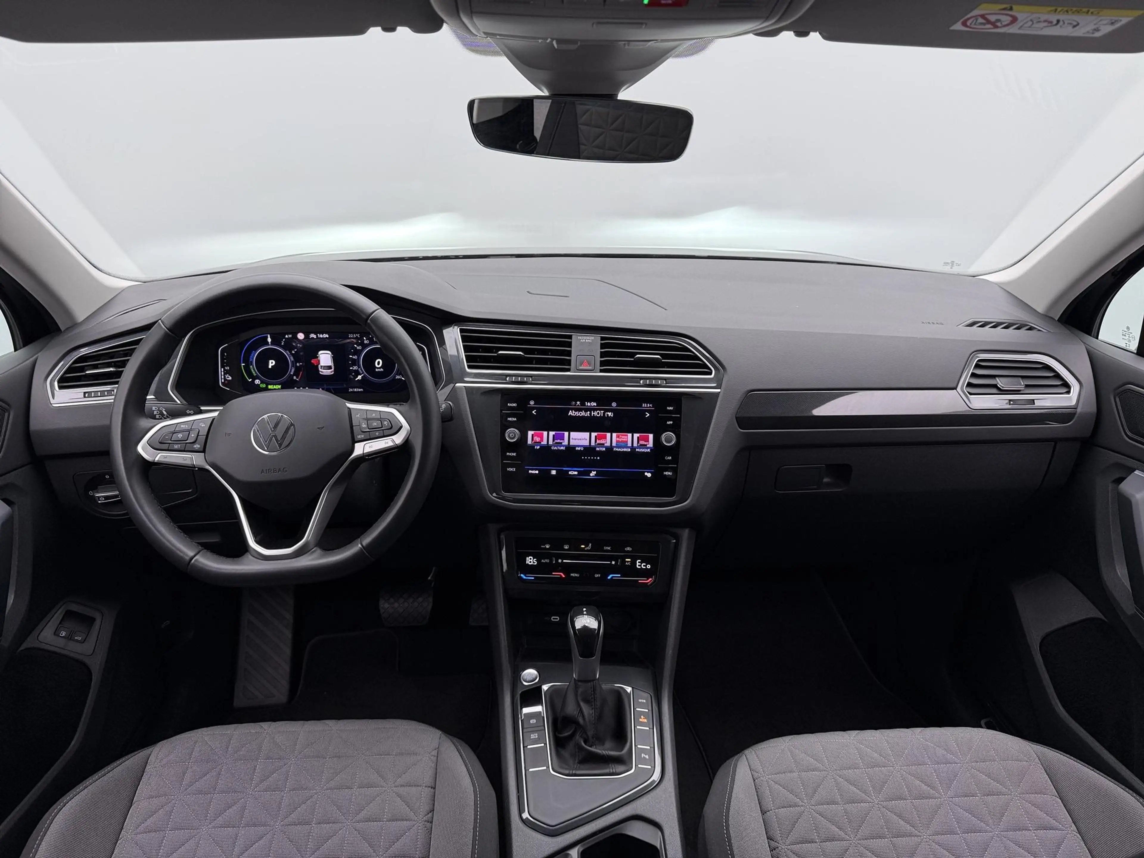Volkswagen Tiguan 1.4 TSI eHybrid Life Automaat - Navigatie - Camera — photo 13
