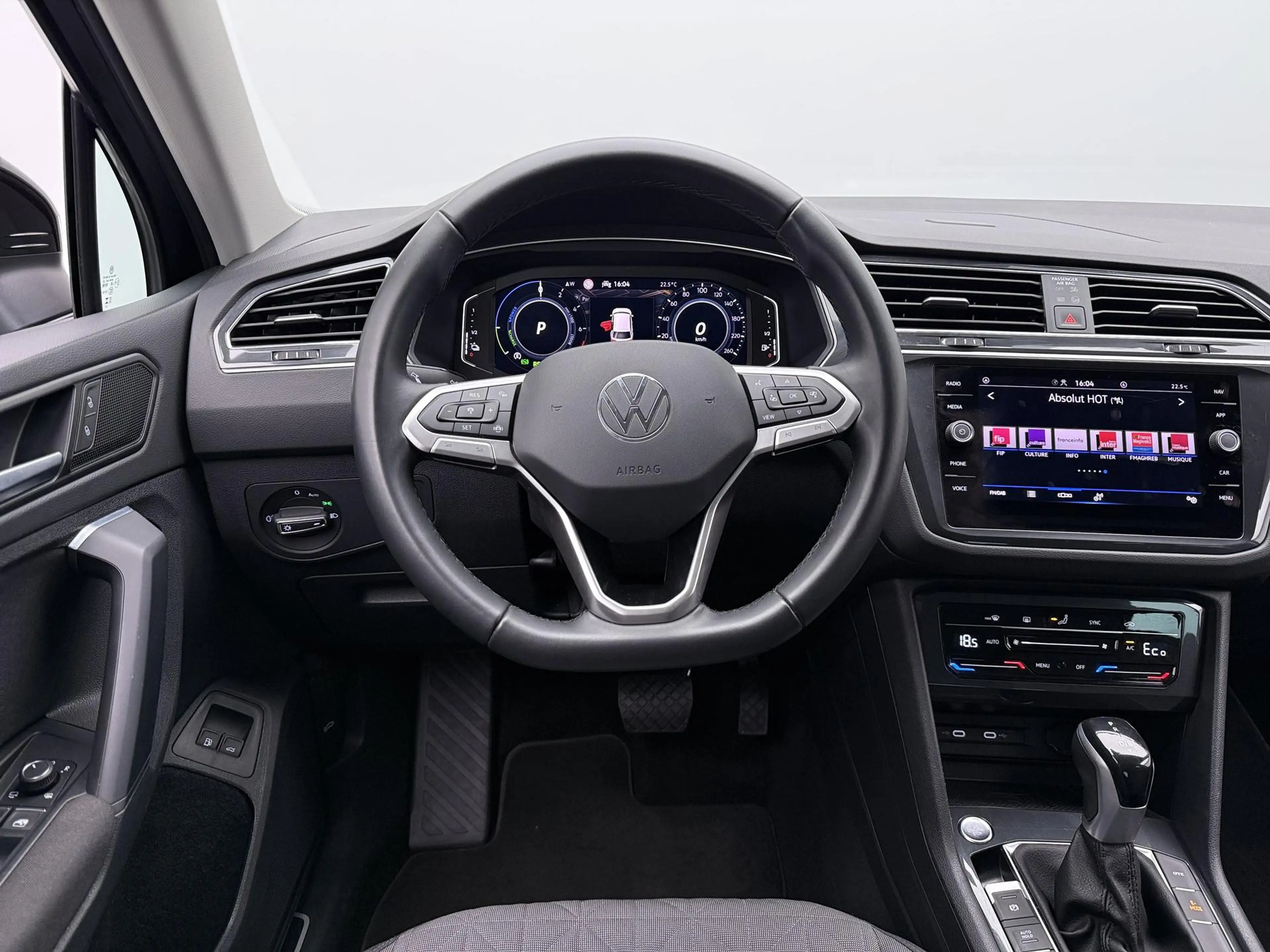 Volkswagen Tiguan 1.4 TSI eHybrid Life Automaat - Navigatie - Camera — photo 14