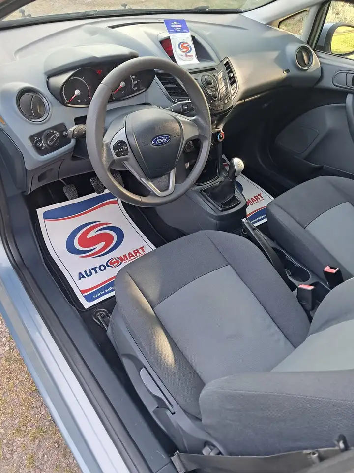 Ford Fiesta 3 portes — photo 5