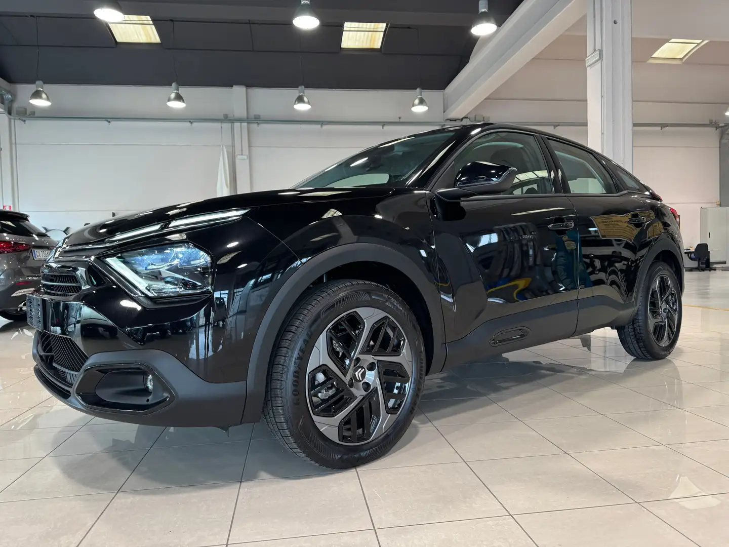 Citroen C4 PureTech 130 S&S Plus FULL LED NAVI CAMERA Czarny - 1