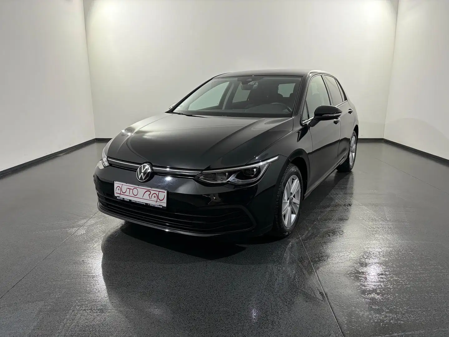 Volkswagen Golf 8 Limo. 1.5 TSI Life *IQ.Light*NAVI*RFK* Schwarz - 2