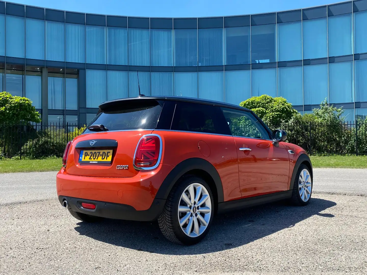 MINI Cooper 1.5 Cooper Chili LED NAVI Adaptive Sportstoelen Un Orange - 2