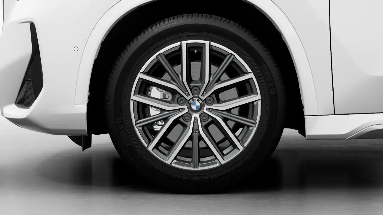 BMW X1 снимка BMW X1