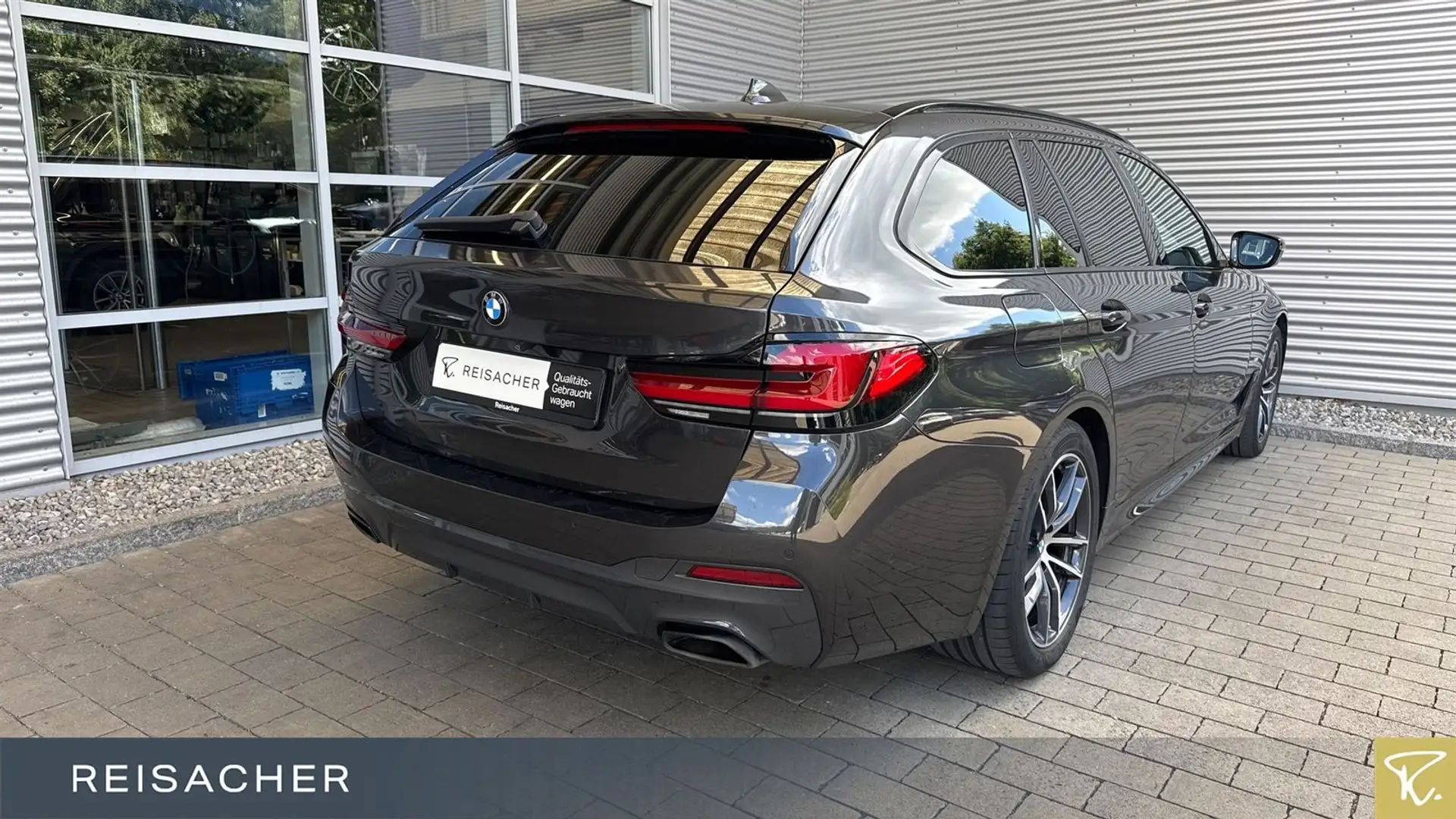 BMW 540 d xDrive M-Sport Navi HUD Laser StdHzg AHK Grey - 2
