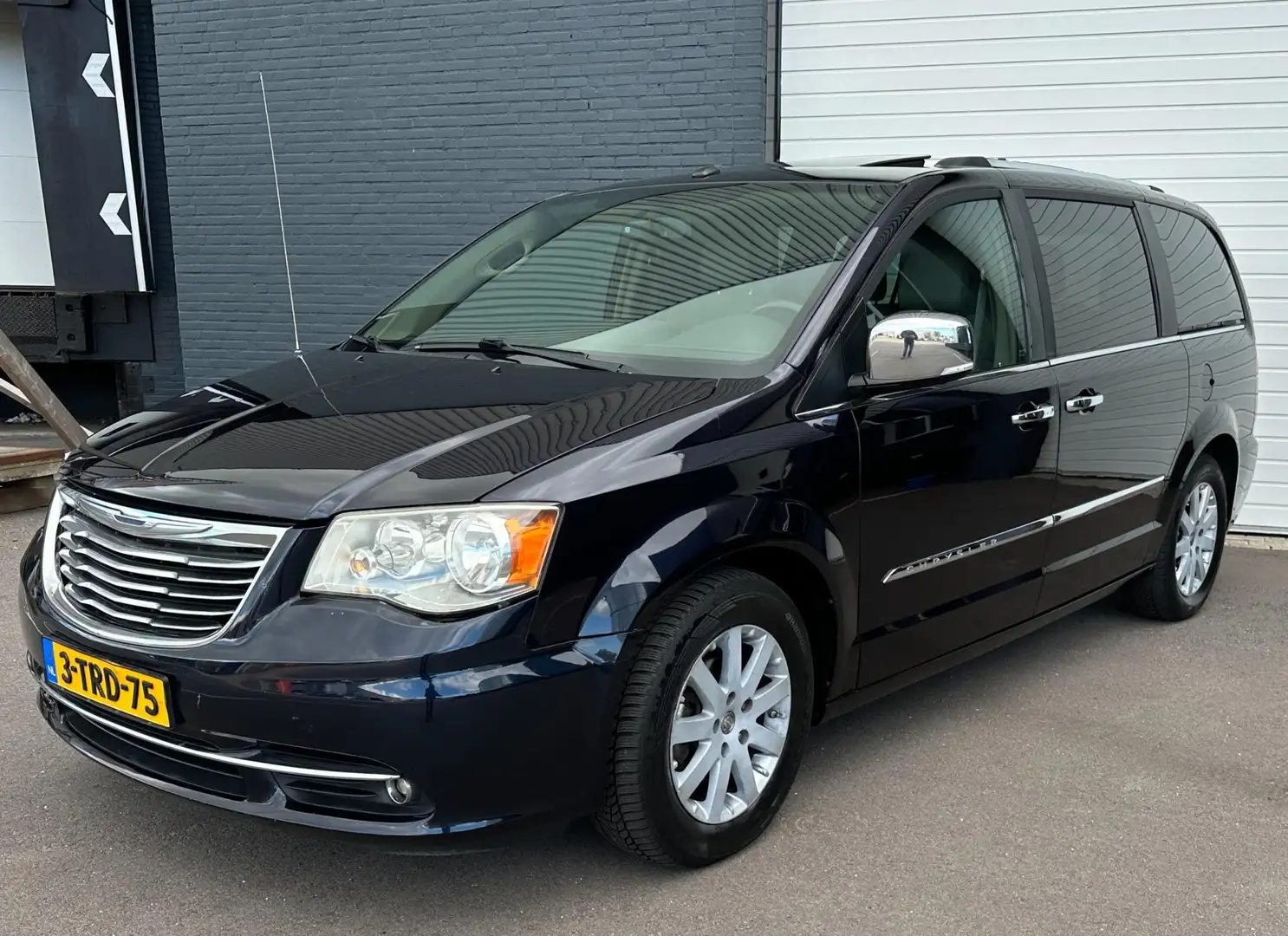 Chrysler Town & Country 3.6 V6 AUTO/ELEKTRISCHEDEUR/VOLLEDER/UNIEK!/7P Blau - 2
