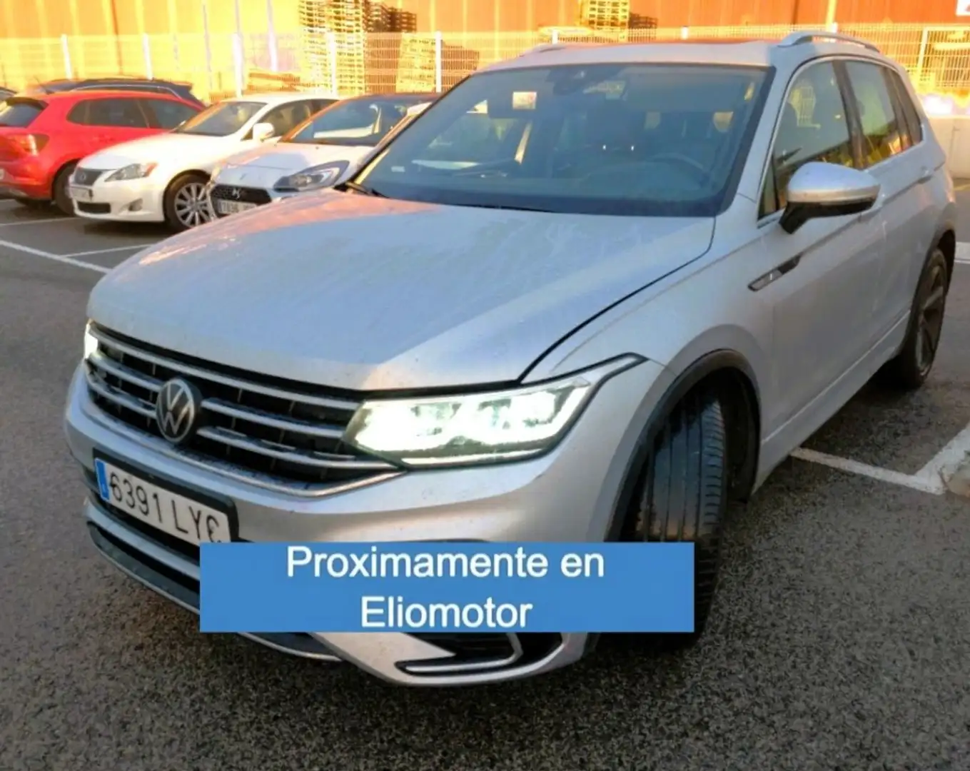 Volkswagen Tiguan 2.0TDI R-Line DSG 110kW Silber - 1