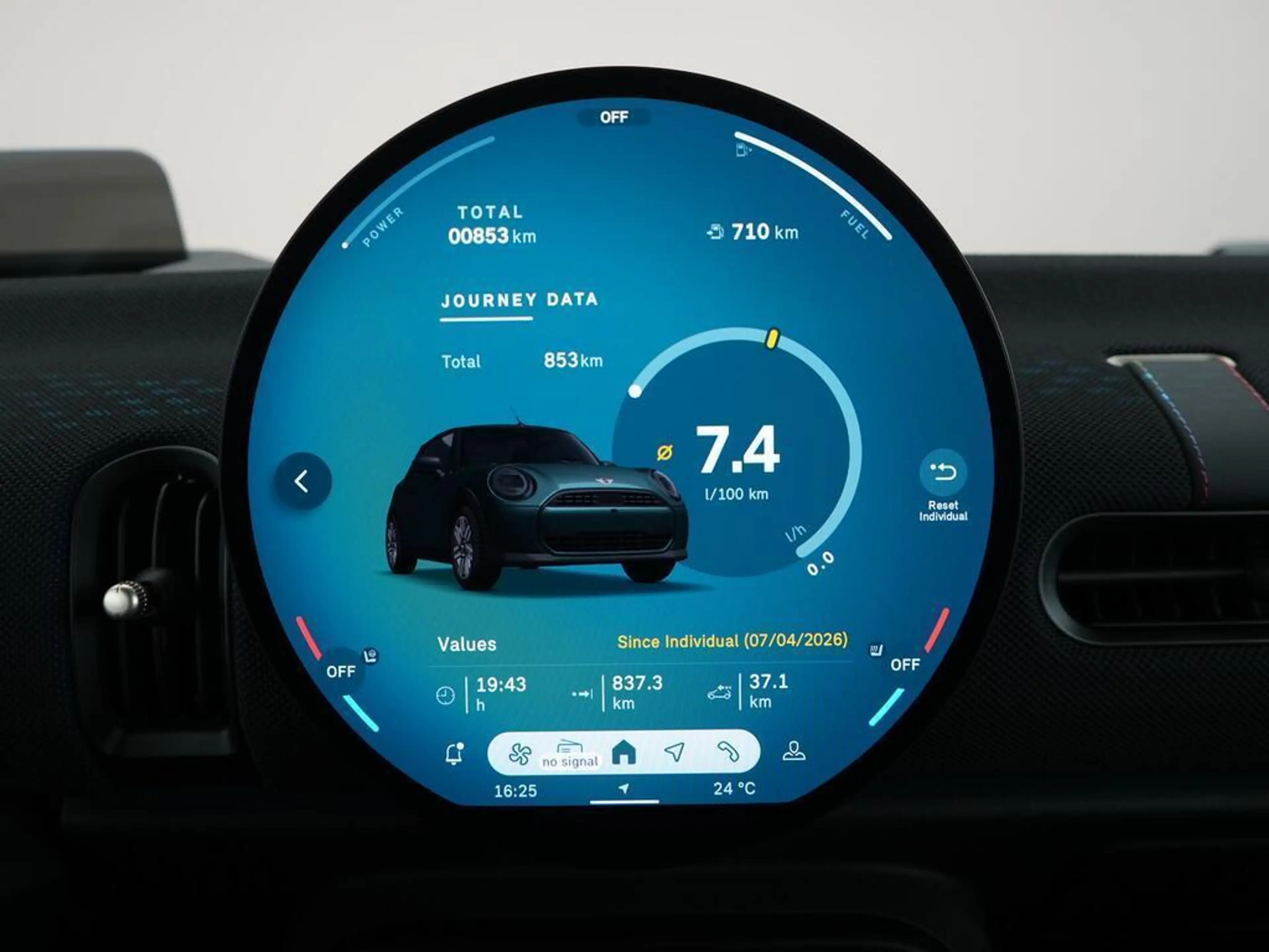 MINI Cooper C Cabrio 2.0 Favoured M — photo 13