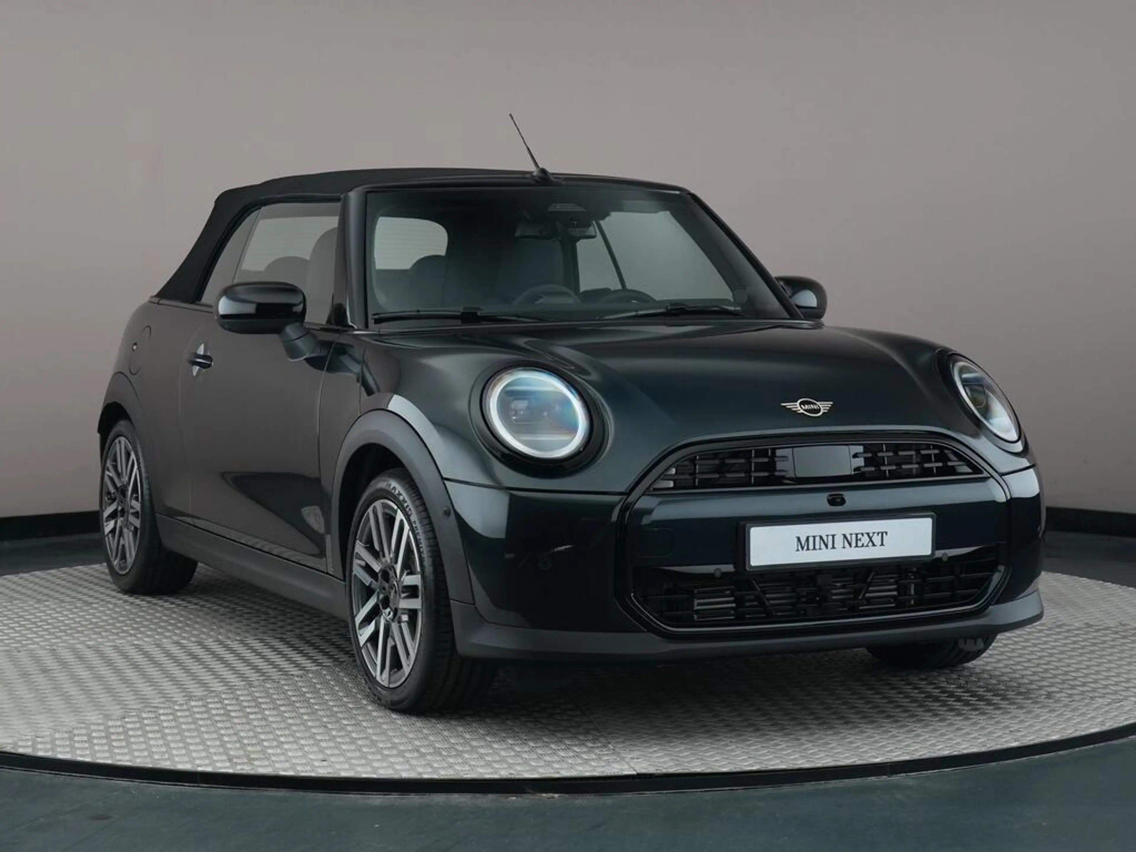 MINI Cooper C Cabrio 2.0 Favoured M — photo 3