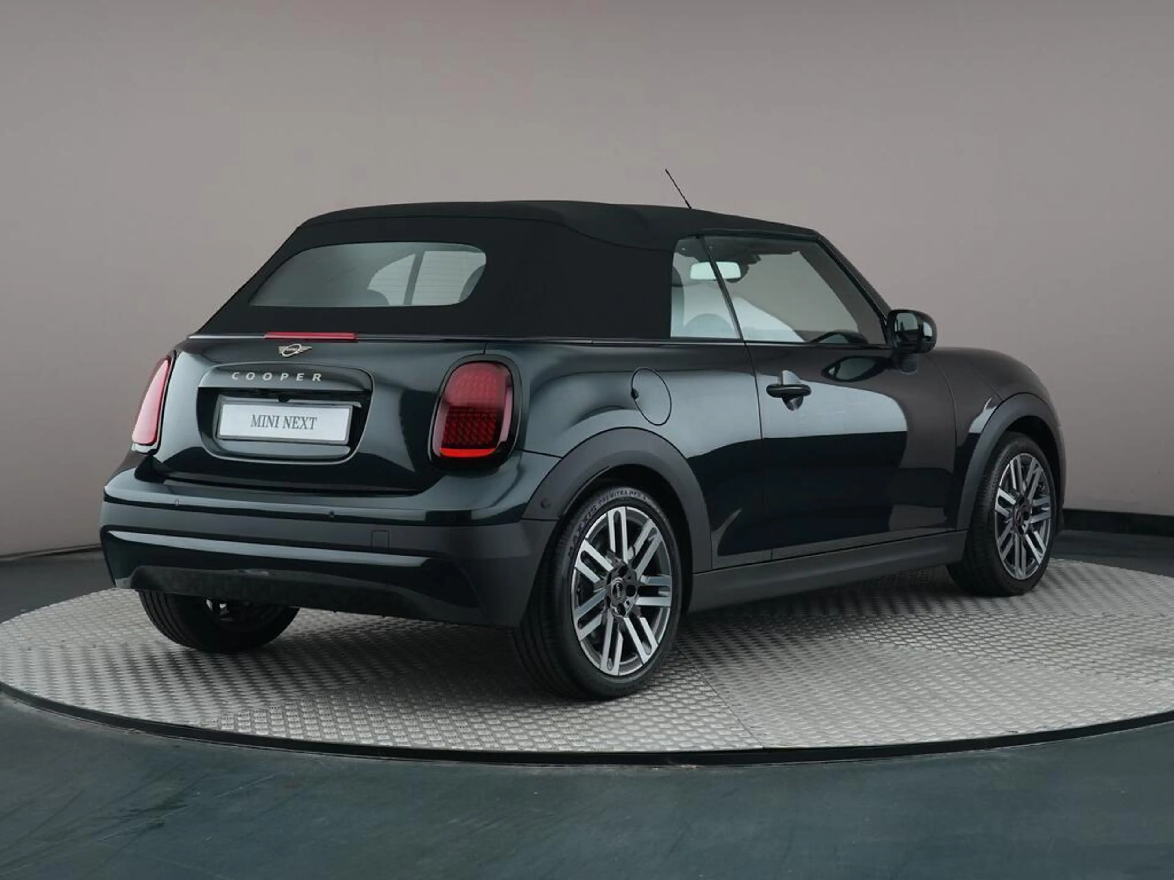 MINI Cooper C Cabrio 2.0 Favoured M — photo 10