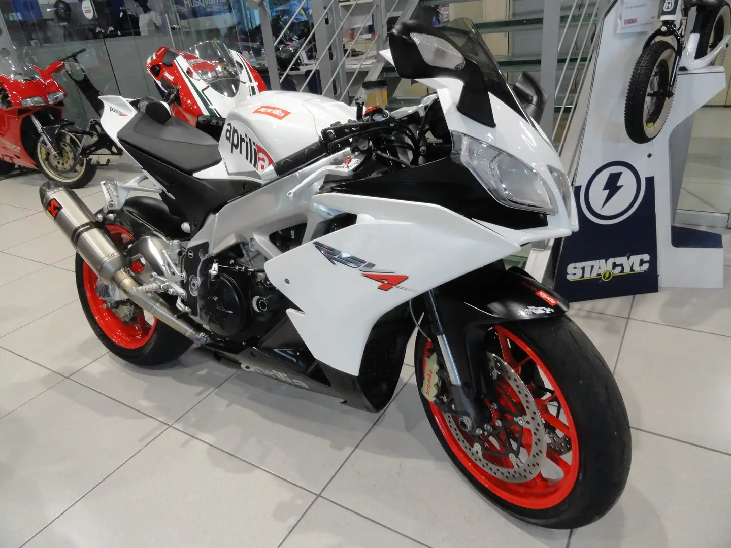 Aprilia RSV4 R Blanc - 2