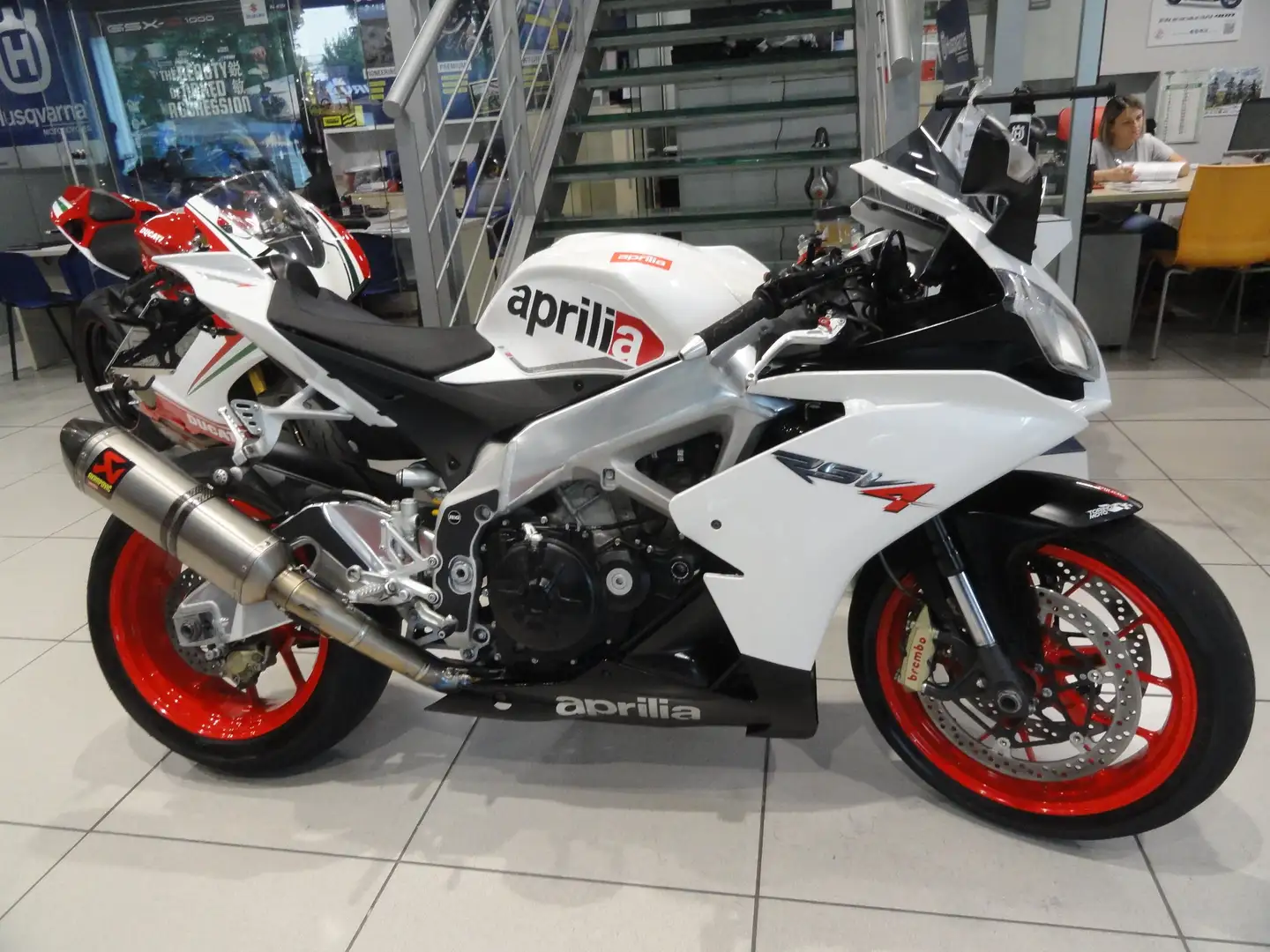 Aprilia RSV4 R Blanc - 1