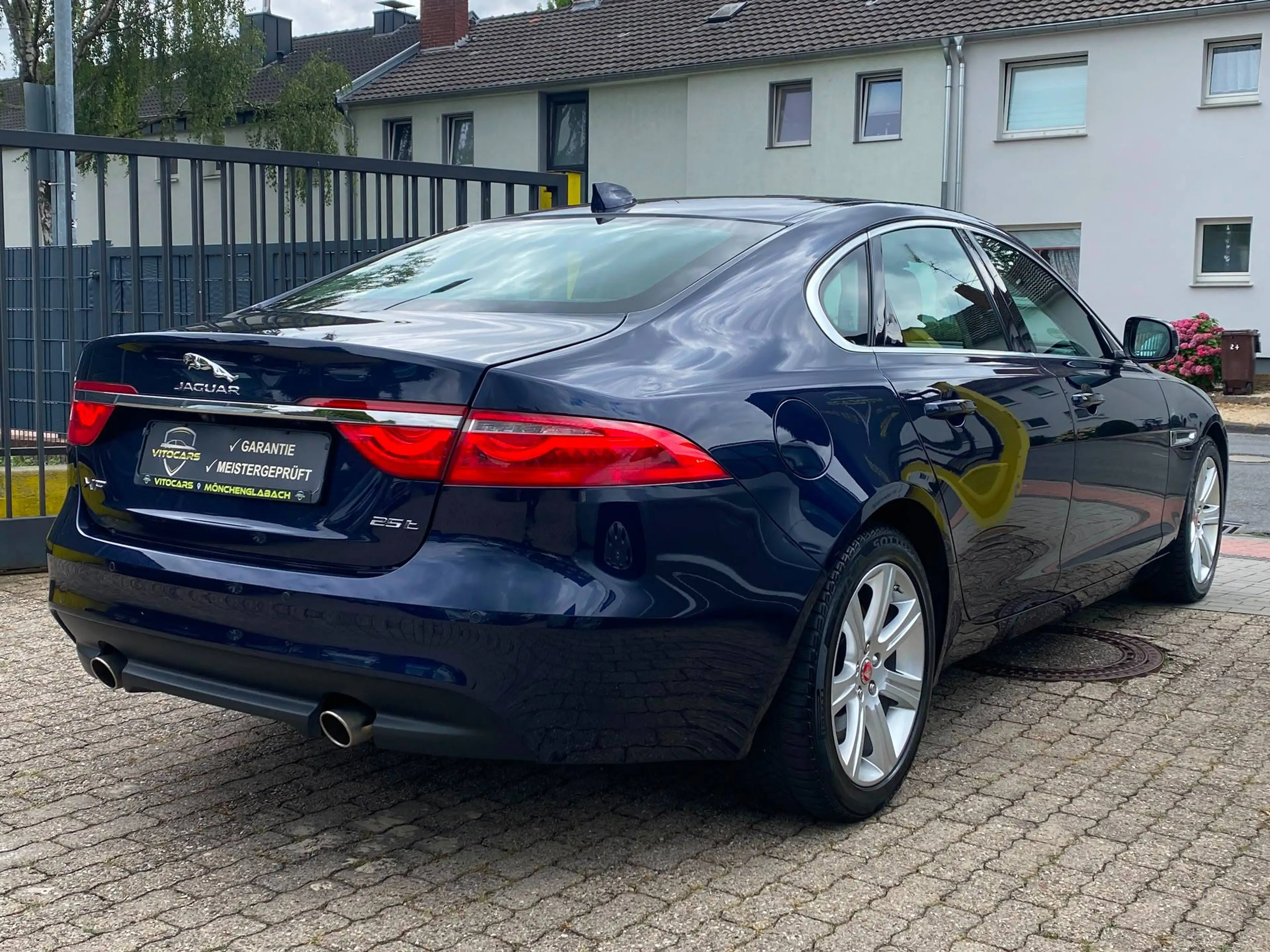 Jaguar XF Portfolio 2.5t | ab 4,99% | Garantie | — photo 6
