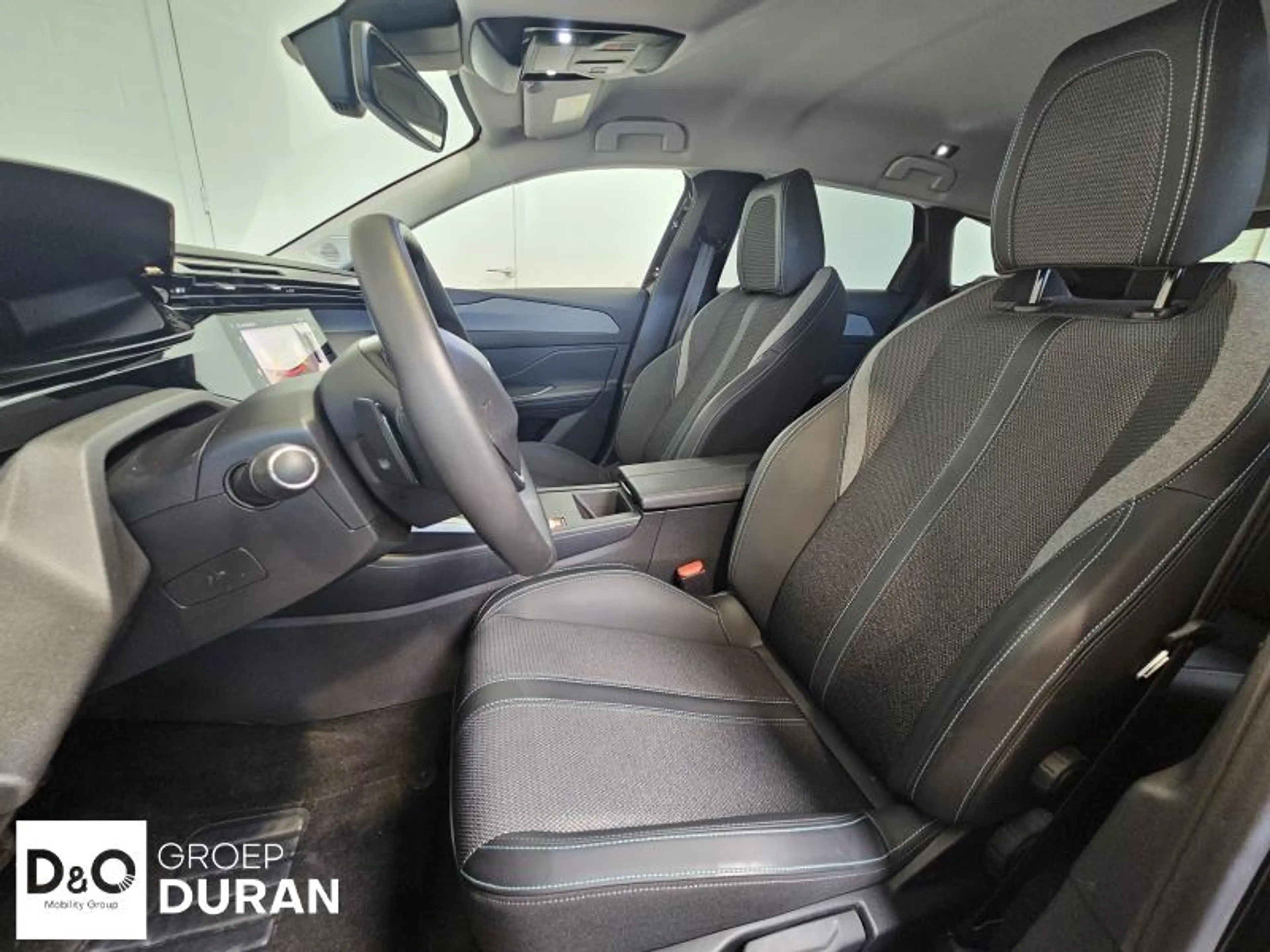 Peugeot 308 Allure 1.2 Hybrid e-dcs6 — photo 13