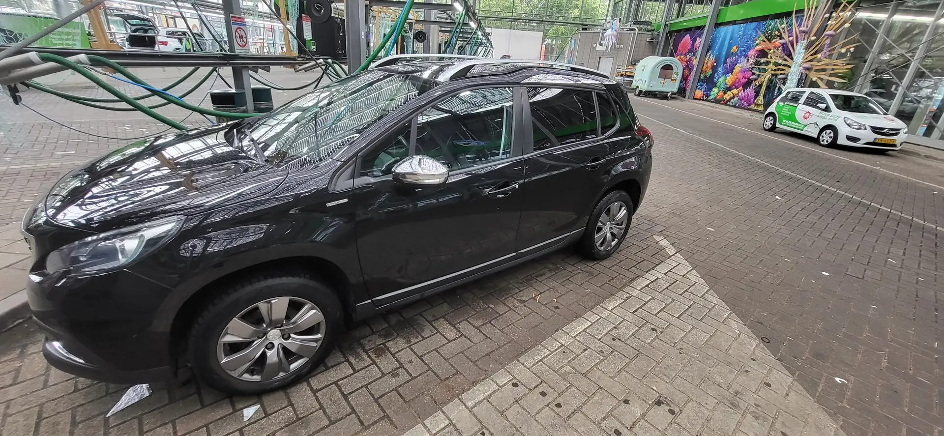 Peugeot 2008 2008 1.2 PureTech Active Zwart - 2