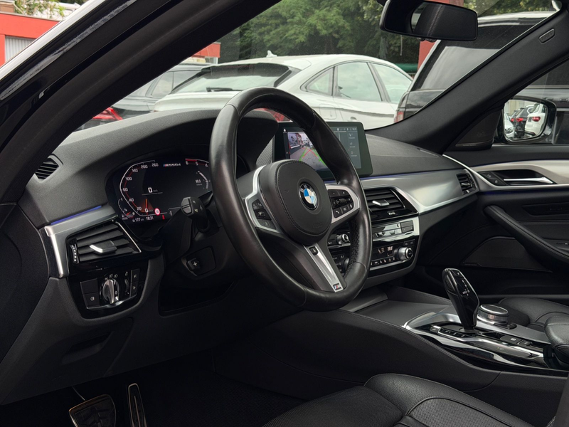 BMW 550 d xDrive GLASDACH/MEMORY/SOFT-CLOSE/HUD/ — photo 10