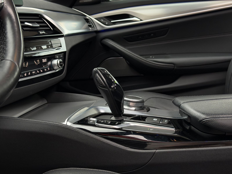 BMW 550 d xDrive GLASDACH/MEMORY/SOFT-CLOSE/HUD/ — photo 14