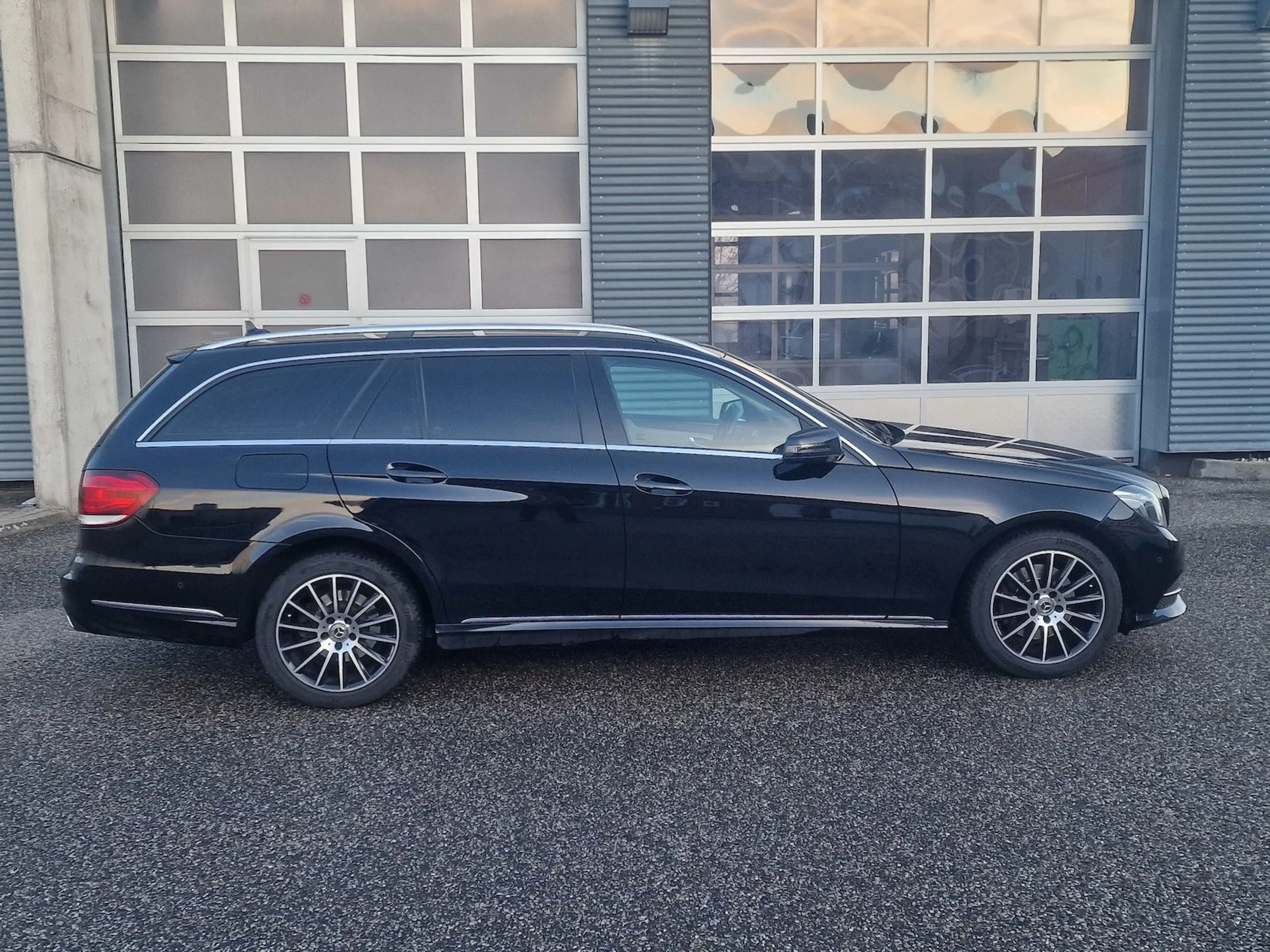 Mercedes-Benz E 250 CDI 4Matic NAVI XENON — photo 3