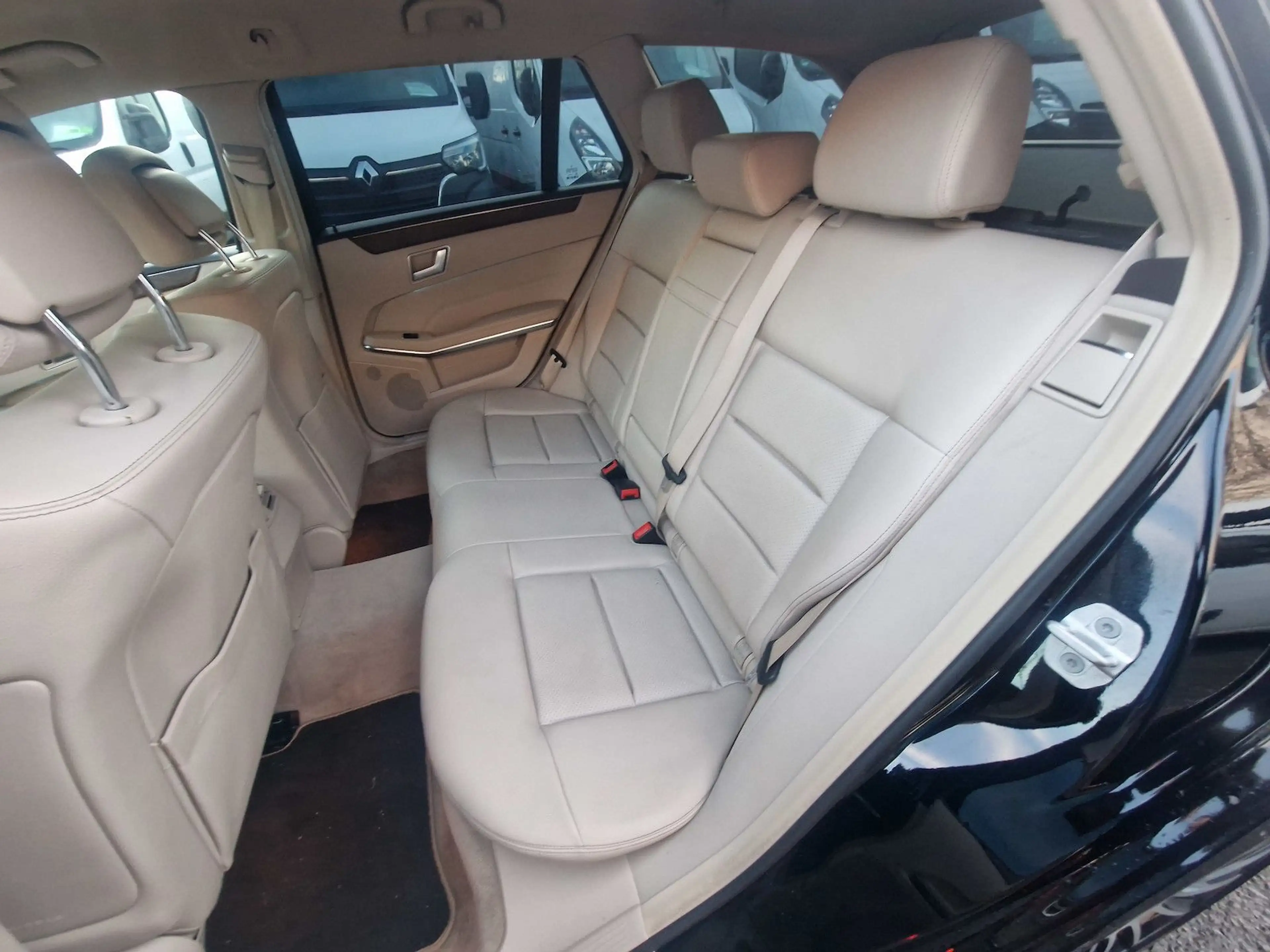 Mercedes-Benz E 250 CDI 4Matic NAVI XENON — photo 12