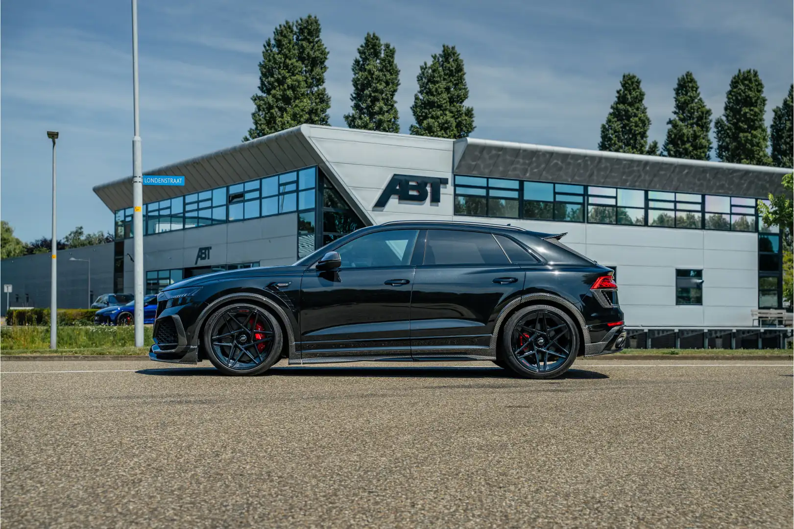 Audi RS Q8 RSQ8 ABT SIGNATURE EDITION NR. 77/96 800PK | Full Zwart - 2