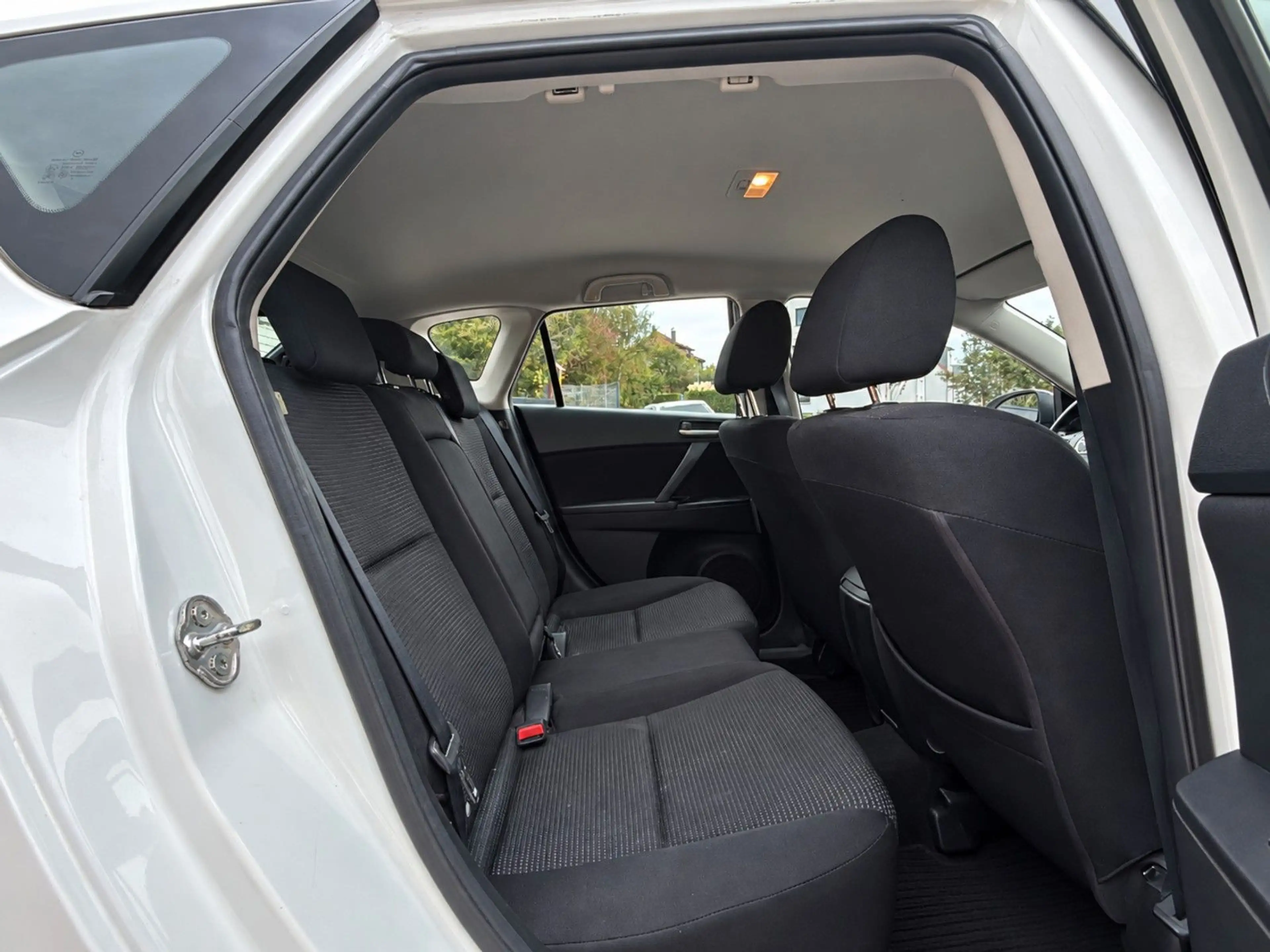 Mazda 3 1.6 Edition | Klimaautomatik | Tempomat | Alu — photo 12
