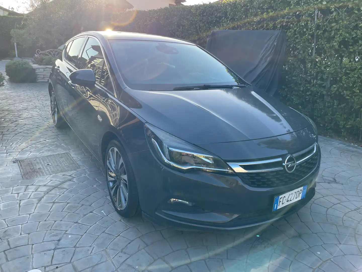 Opel Astra 5p 1.6 cdti Innovation 136cv auto Grigio - 1