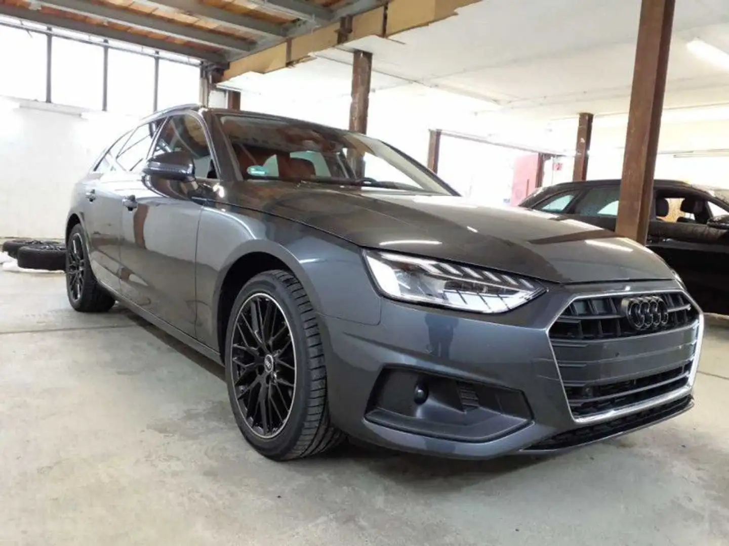 Audi A4 Avant 35 TFSI Grau - 1