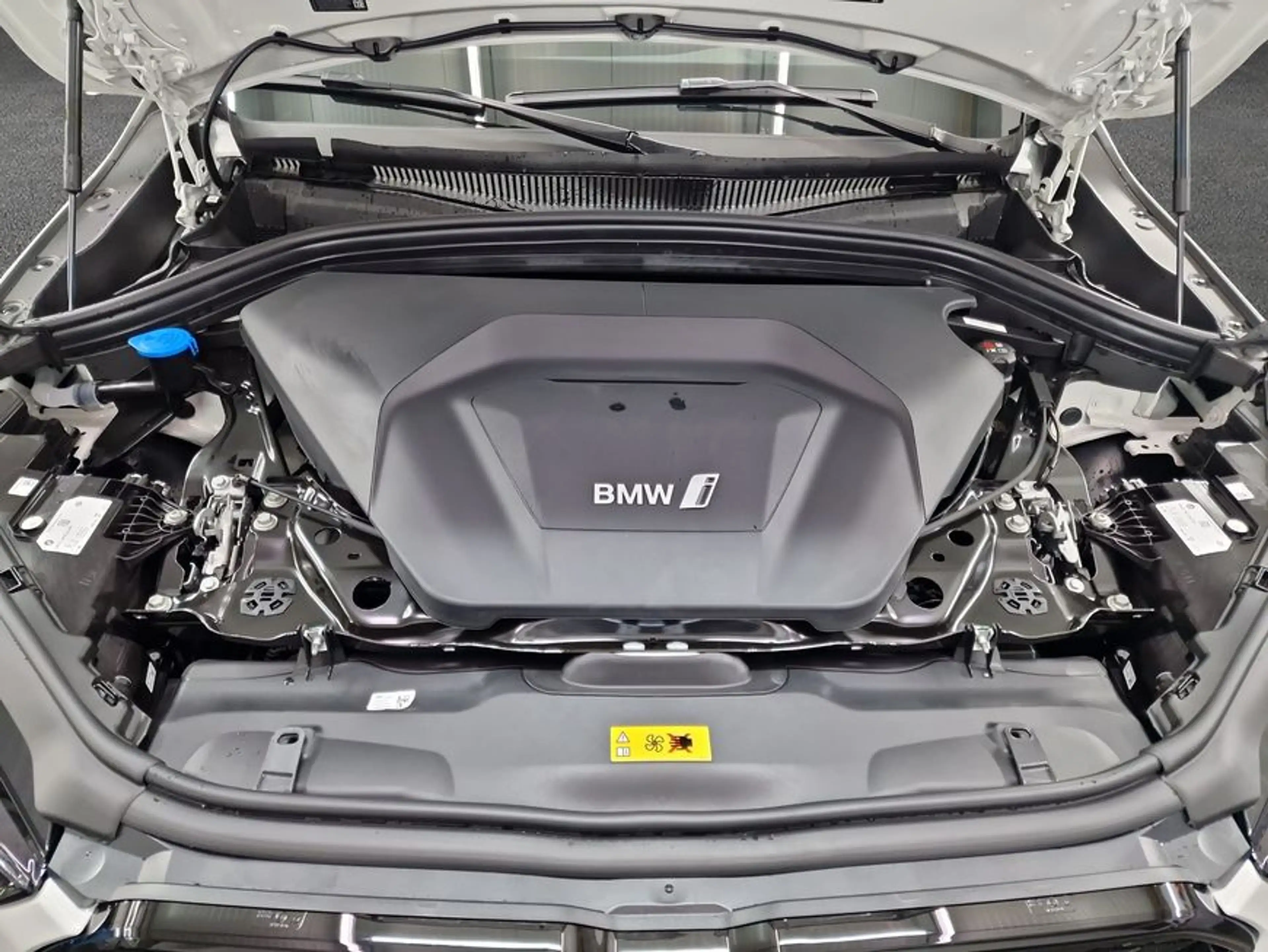 BMW iX2 xDrive30 225 kW, 5-türig (Strom) — photo 9