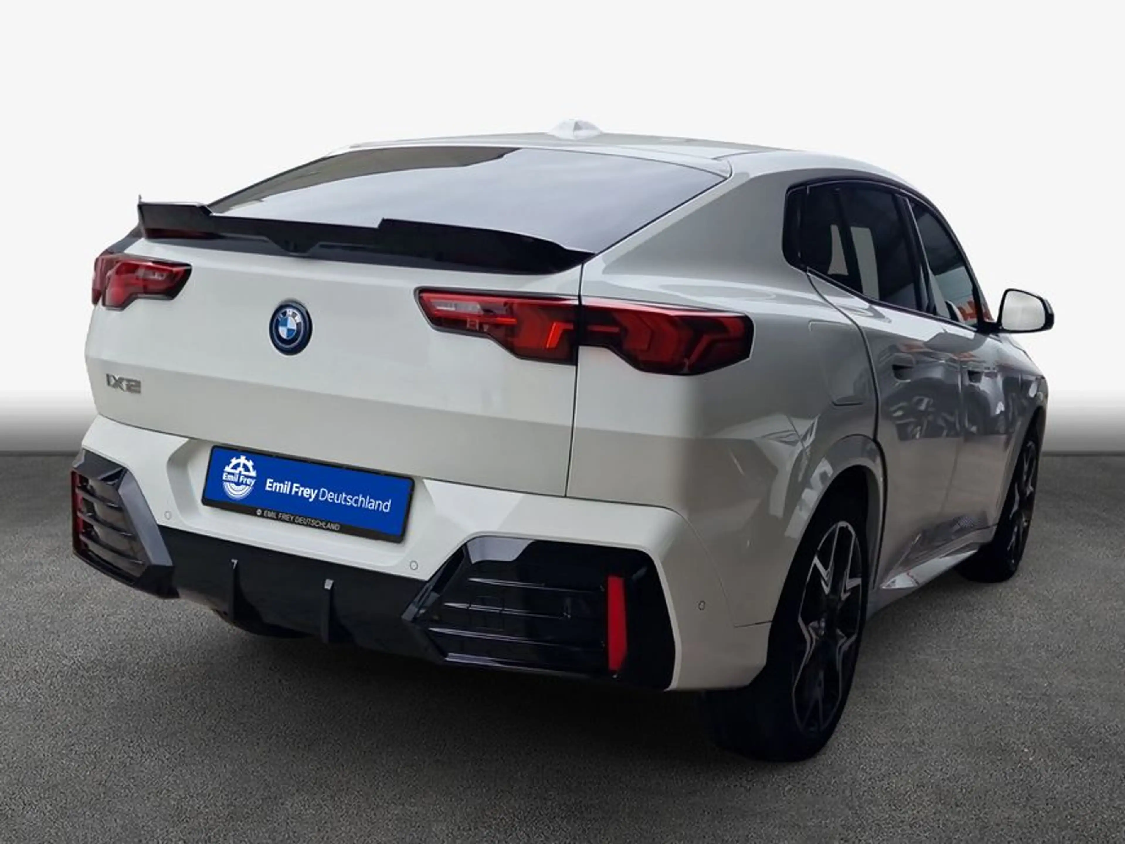BMW iX2 xDrive30 225 kW, 5-türig (Strom) — photo 2