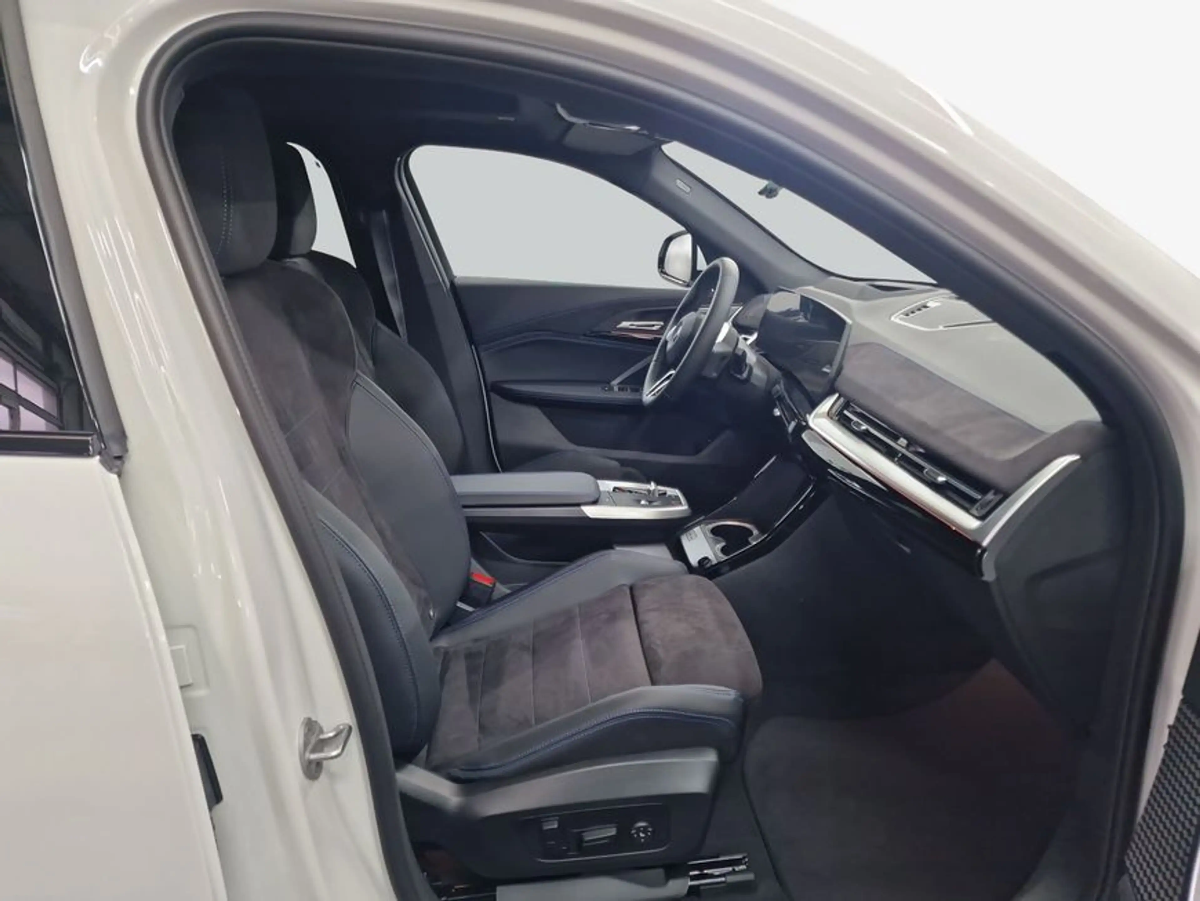 BMW iX2 xDrive30 225 kW, 5-türig (Strom) — photo 14