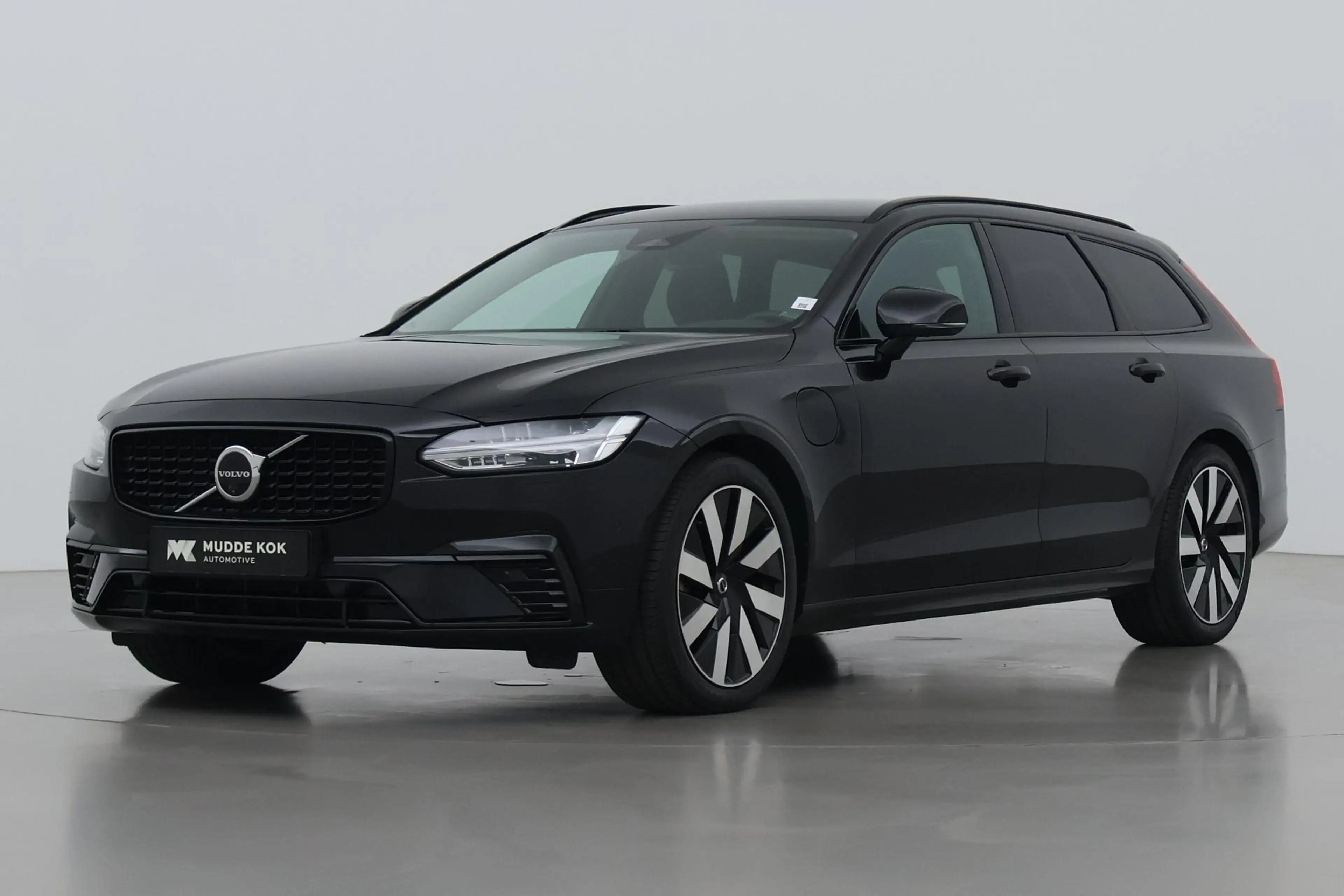 Volvo V90 T8 Plug-in hybrid Plus Dark | ACC | 360° Camera | — photo 8