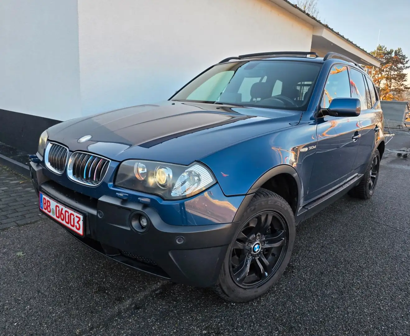 BMW X3 3.0d/TÜV NEU/AUTOMATIK/PANO/AHK/PDC/XENON Blau - 2