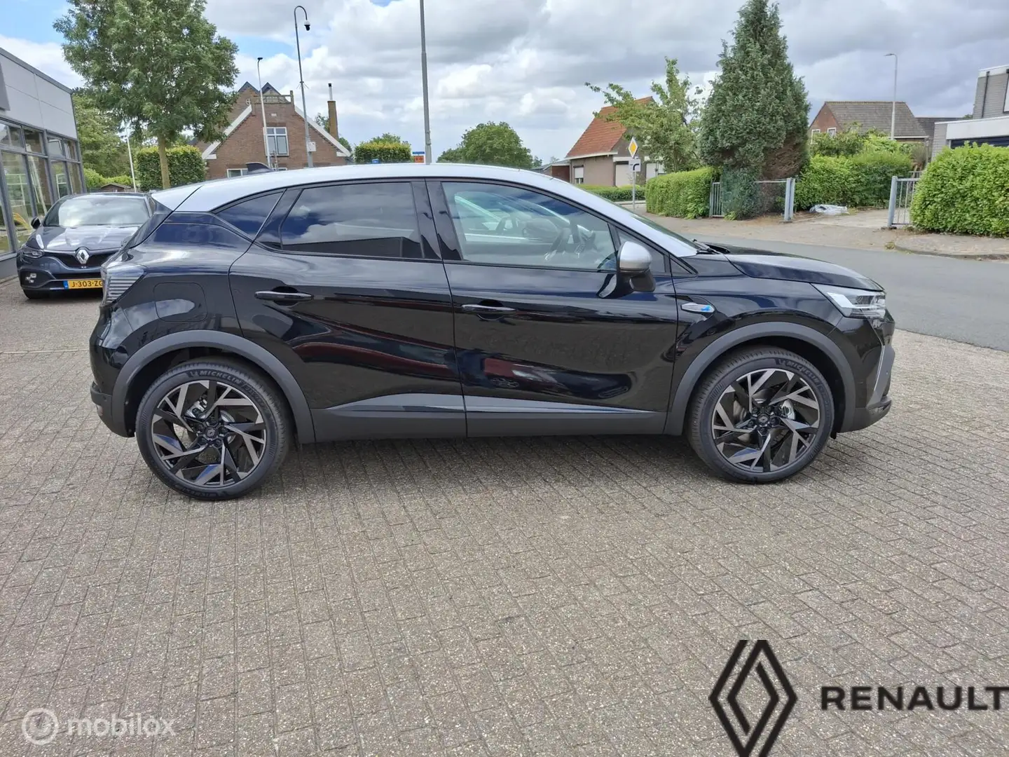 Renault Captur 1.6 E-Tech full hybrid 145 esprit Alpine Zwart - 2