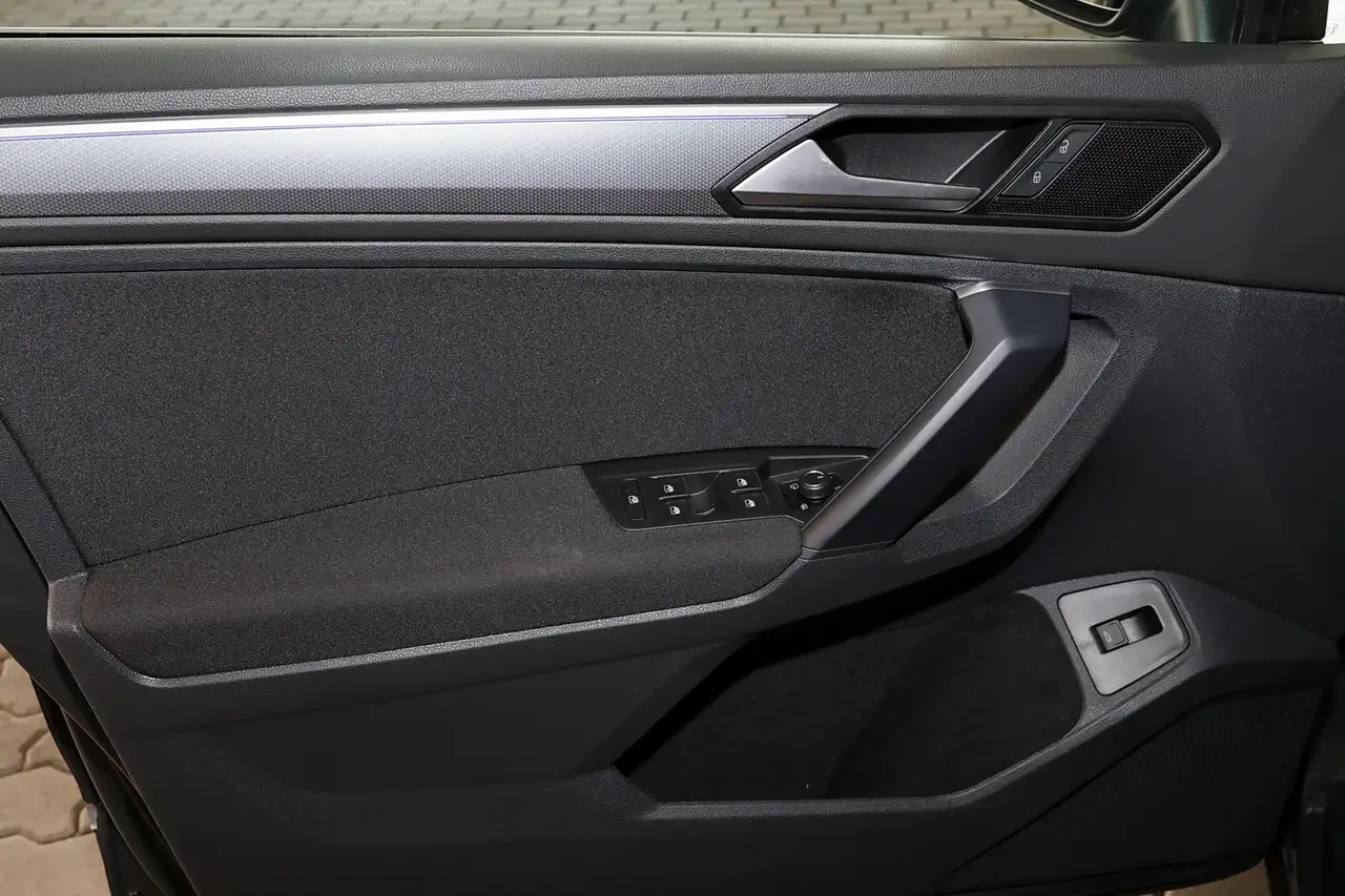 Volkswagen Tiguan Active DISTRONIC+CARPLAY+SPURHALTE+LED+18 11