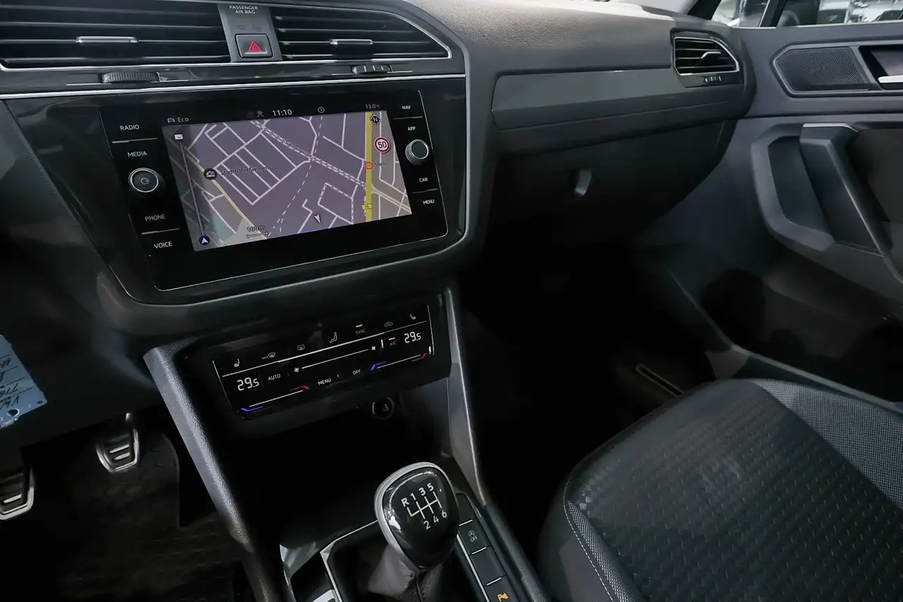 Volkswagen Tiguan Active DISTRONIC+CARPLAY+SPURHALTE+LED+18 9