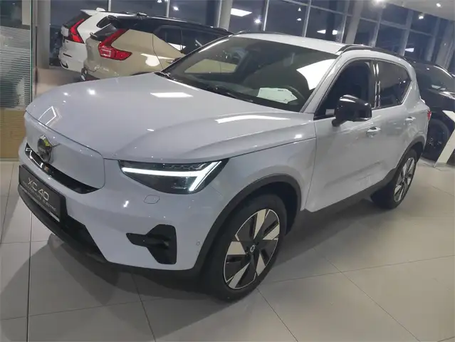 Volvo EX40 Twin Motor Plus Dark